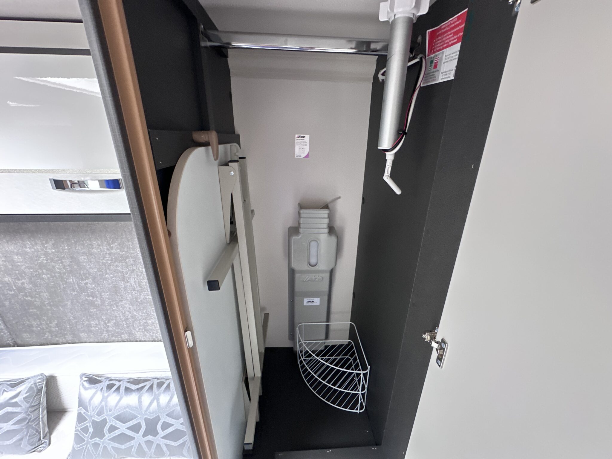 Swift Bessacarr Cameo By Design 580 – 2022 Caravan - Image 63