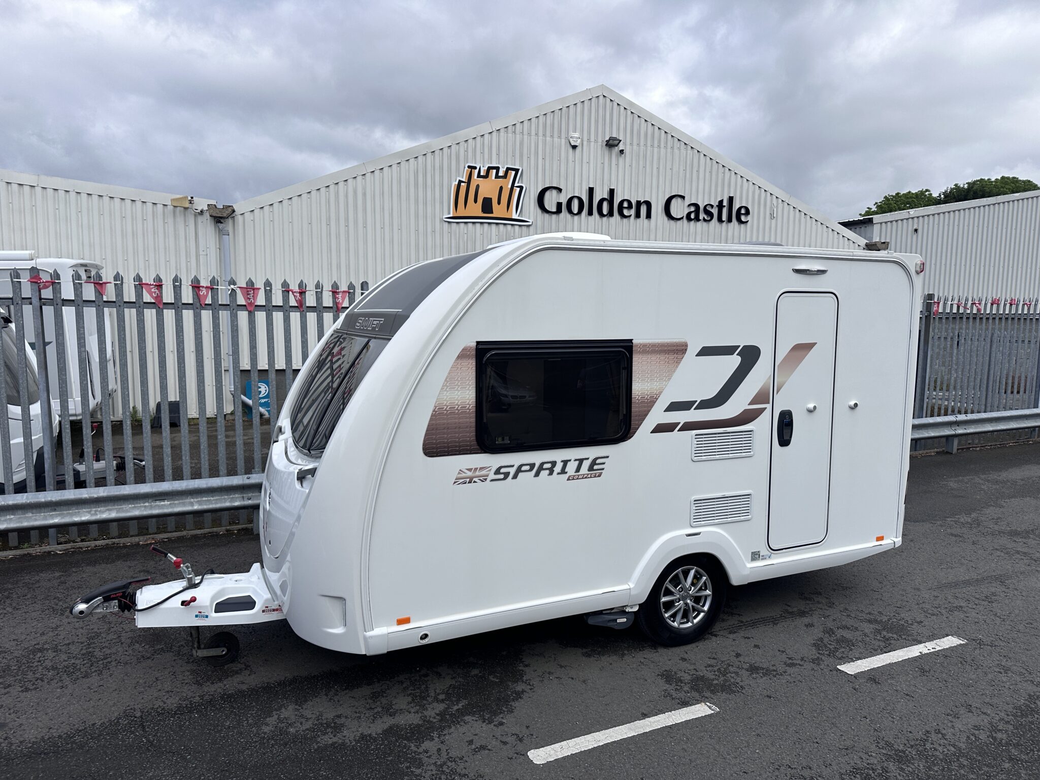 Swift Sprite Compact – 2022 Caravan - Image 3