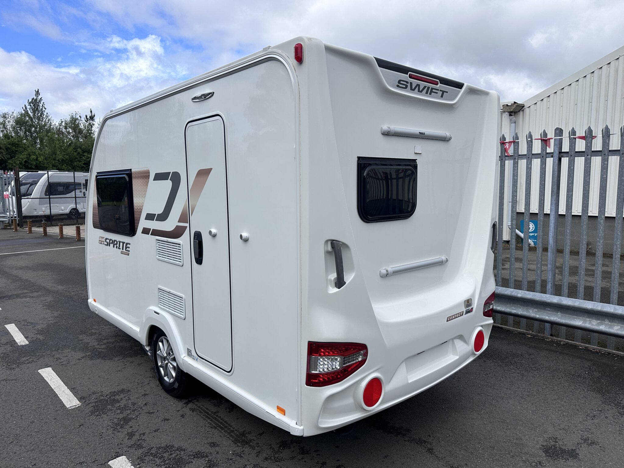 Swift Sprite Compact – 2022 Caravan - Image 4