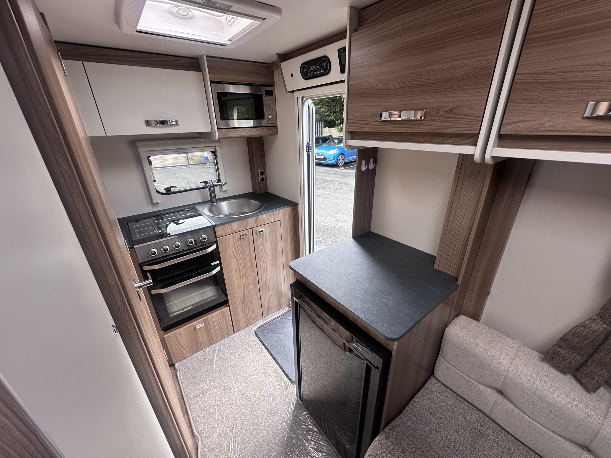 Swift Sprite Compact – 2022 Caravan - Image 24