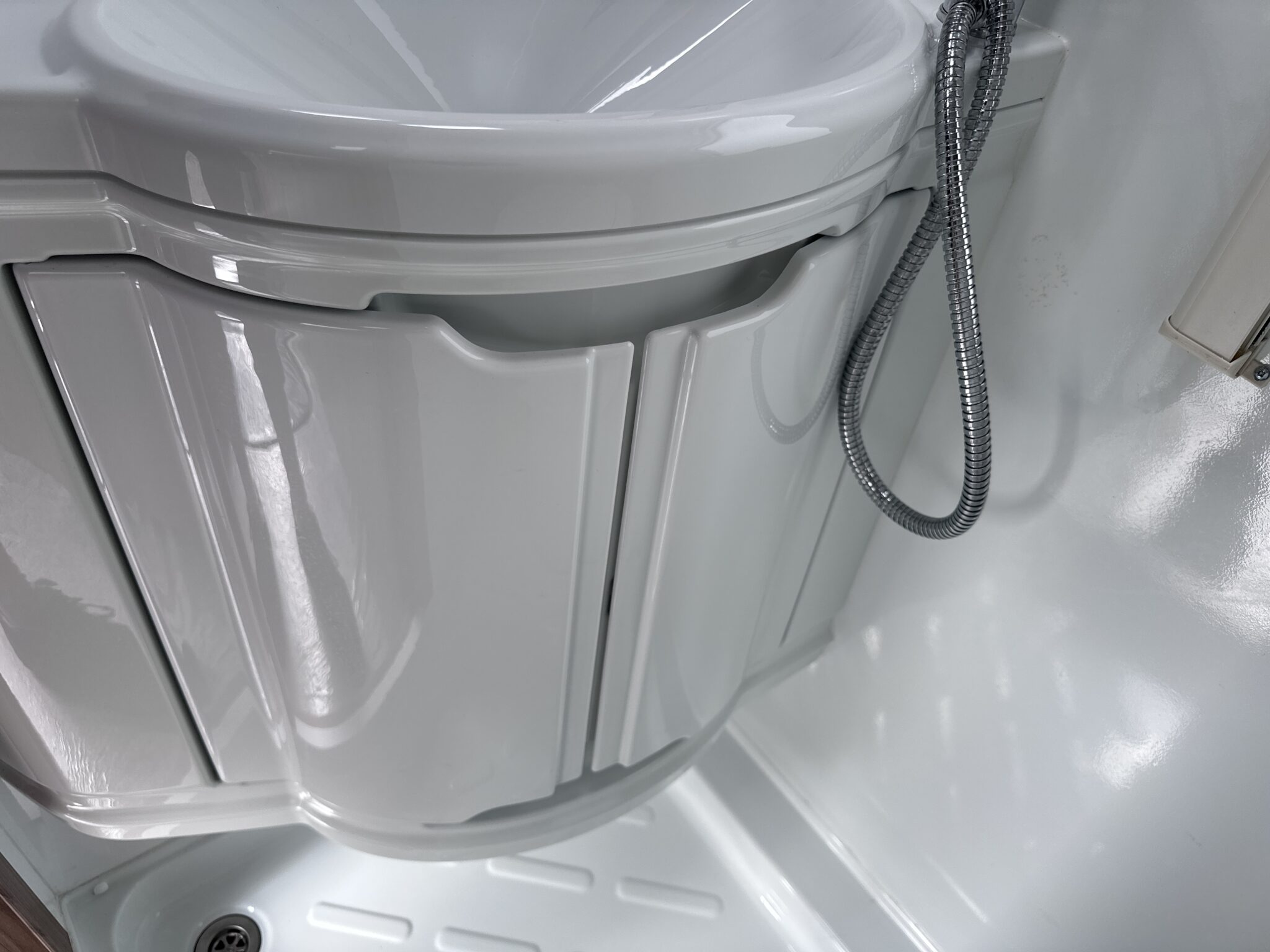 Swift Sprite Compact – 2022 Caravan - Image 73