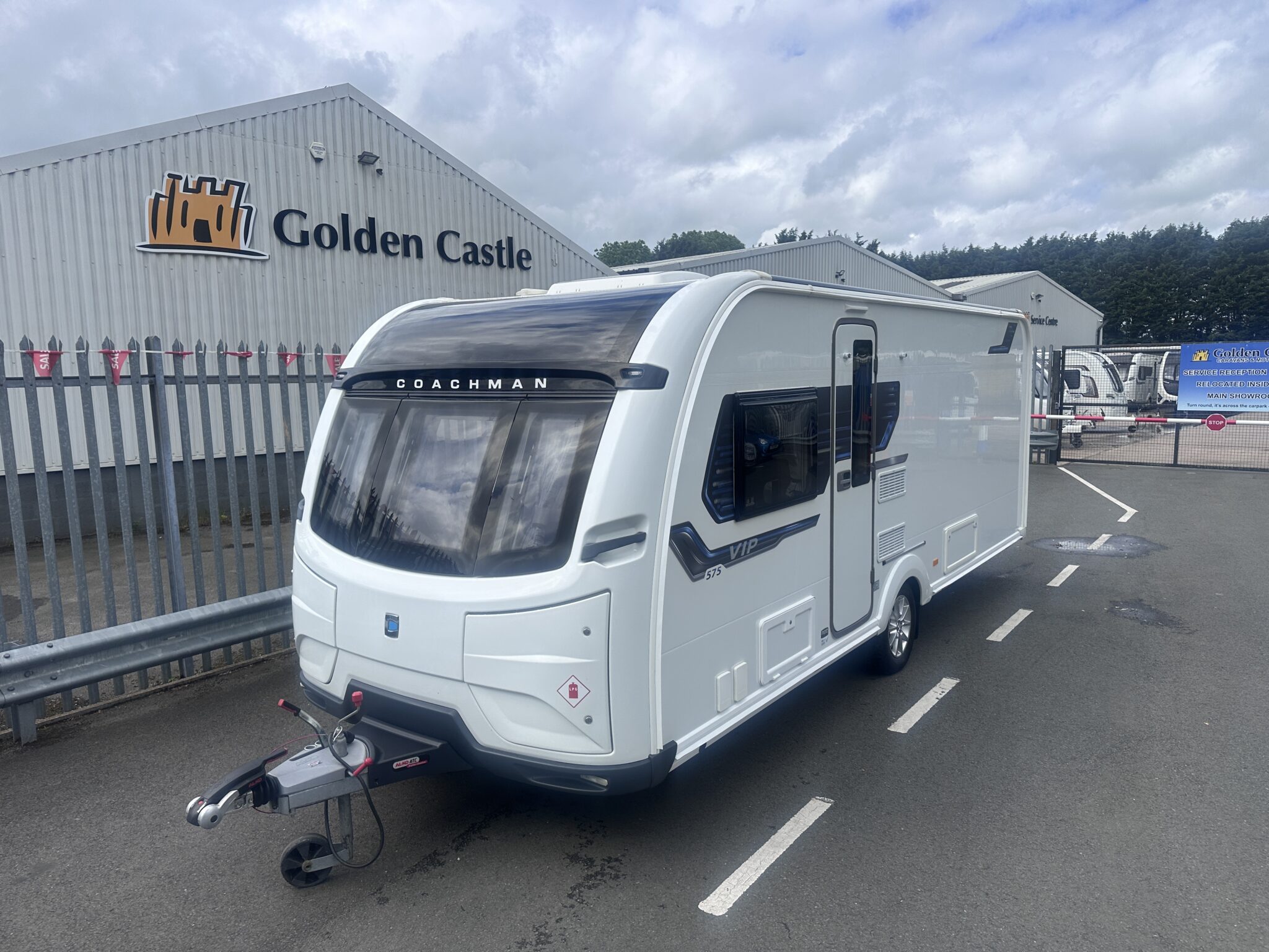 Coachman VIP 575 – 2020 Caravan