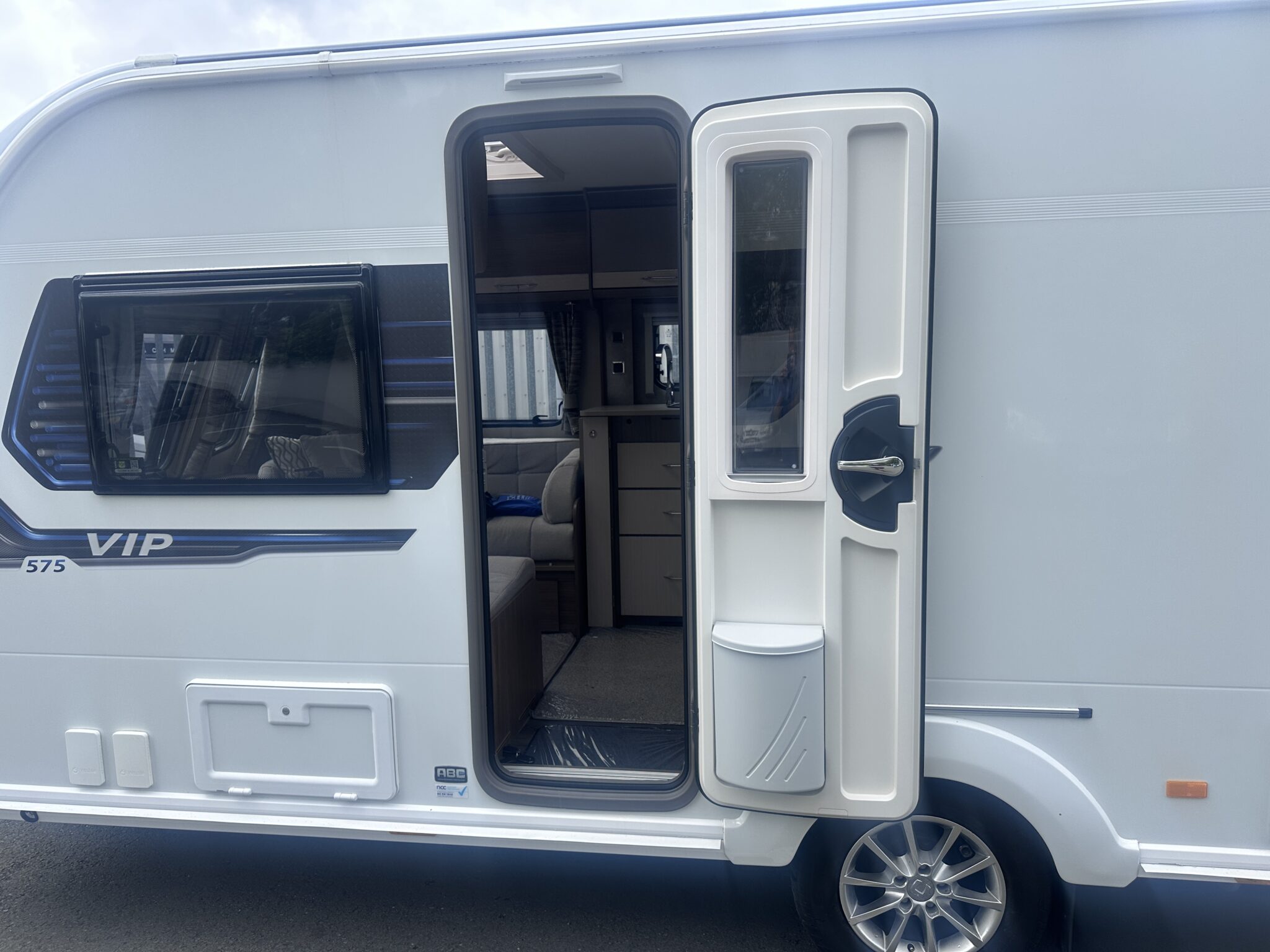 Coachman VIP 575 – 2020 Caravan - Image 10
