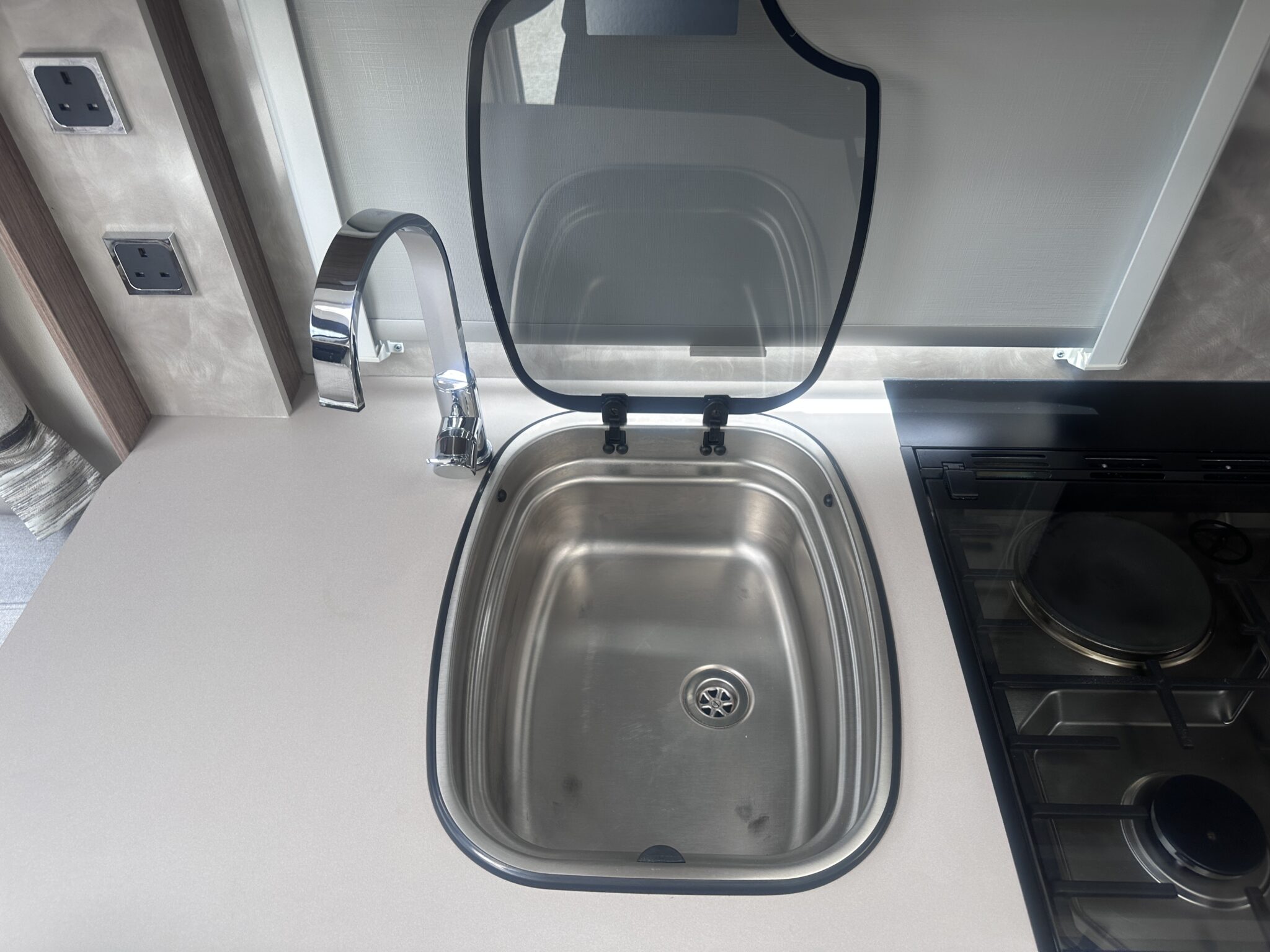 Coachman VIP 575 – 2020 Caravan - Image 60