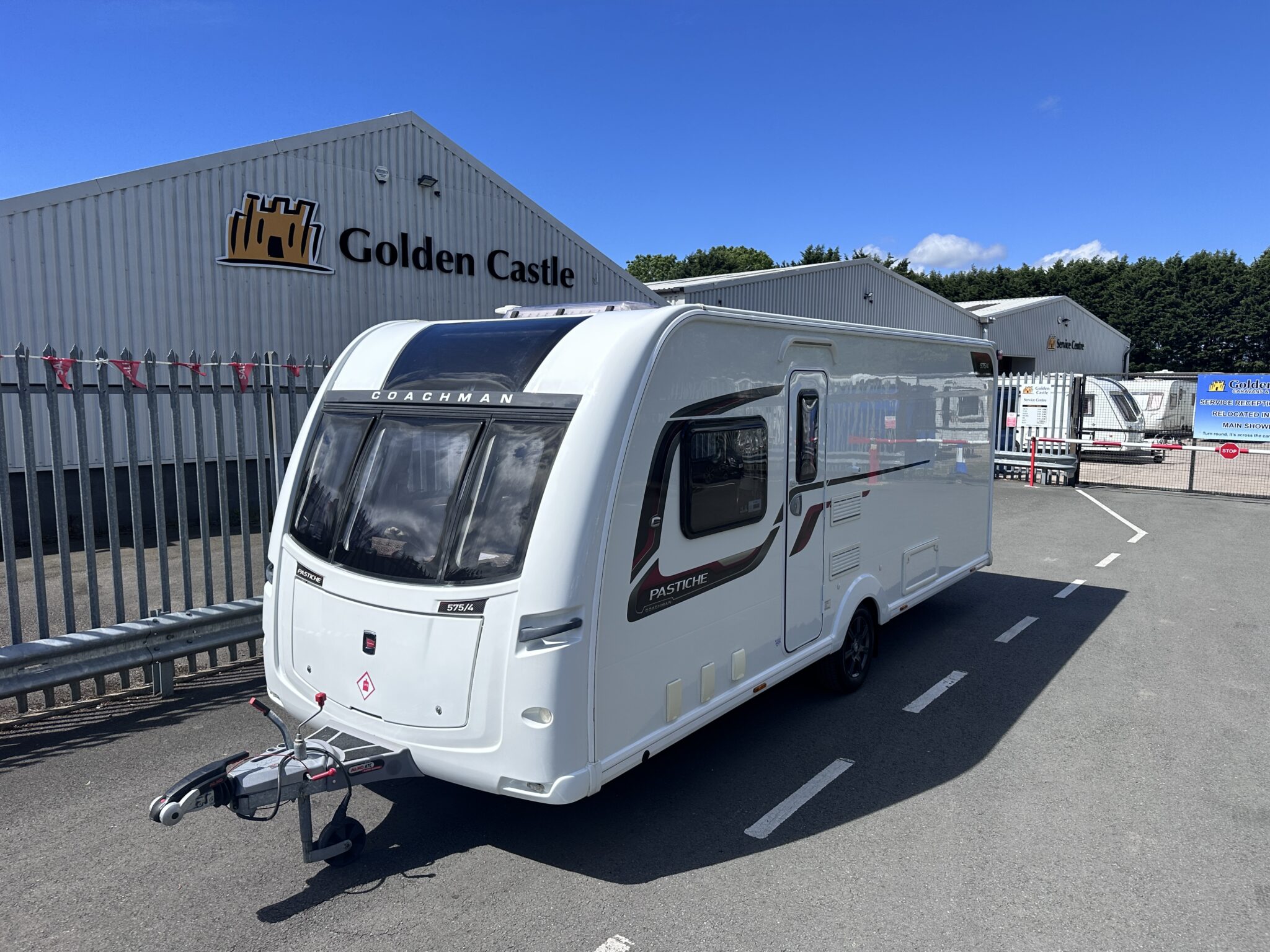 2018 Coachman Pastiche 575/4. - Image 2