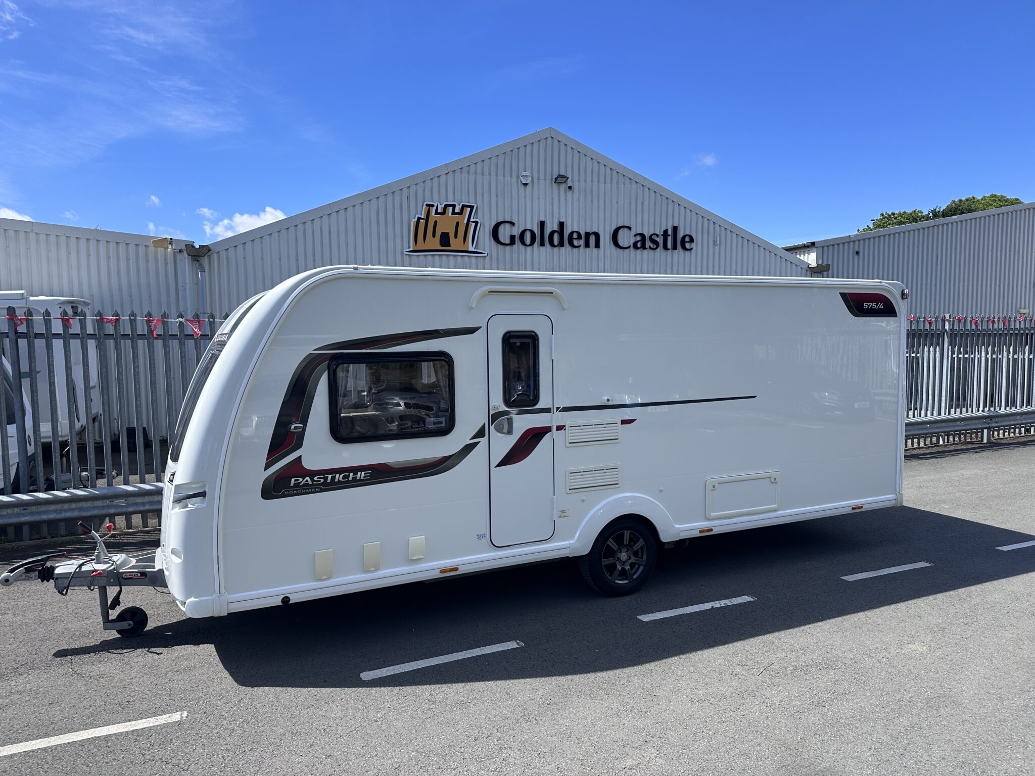 2018 Coachman Pastiche 575/4. - Image 3