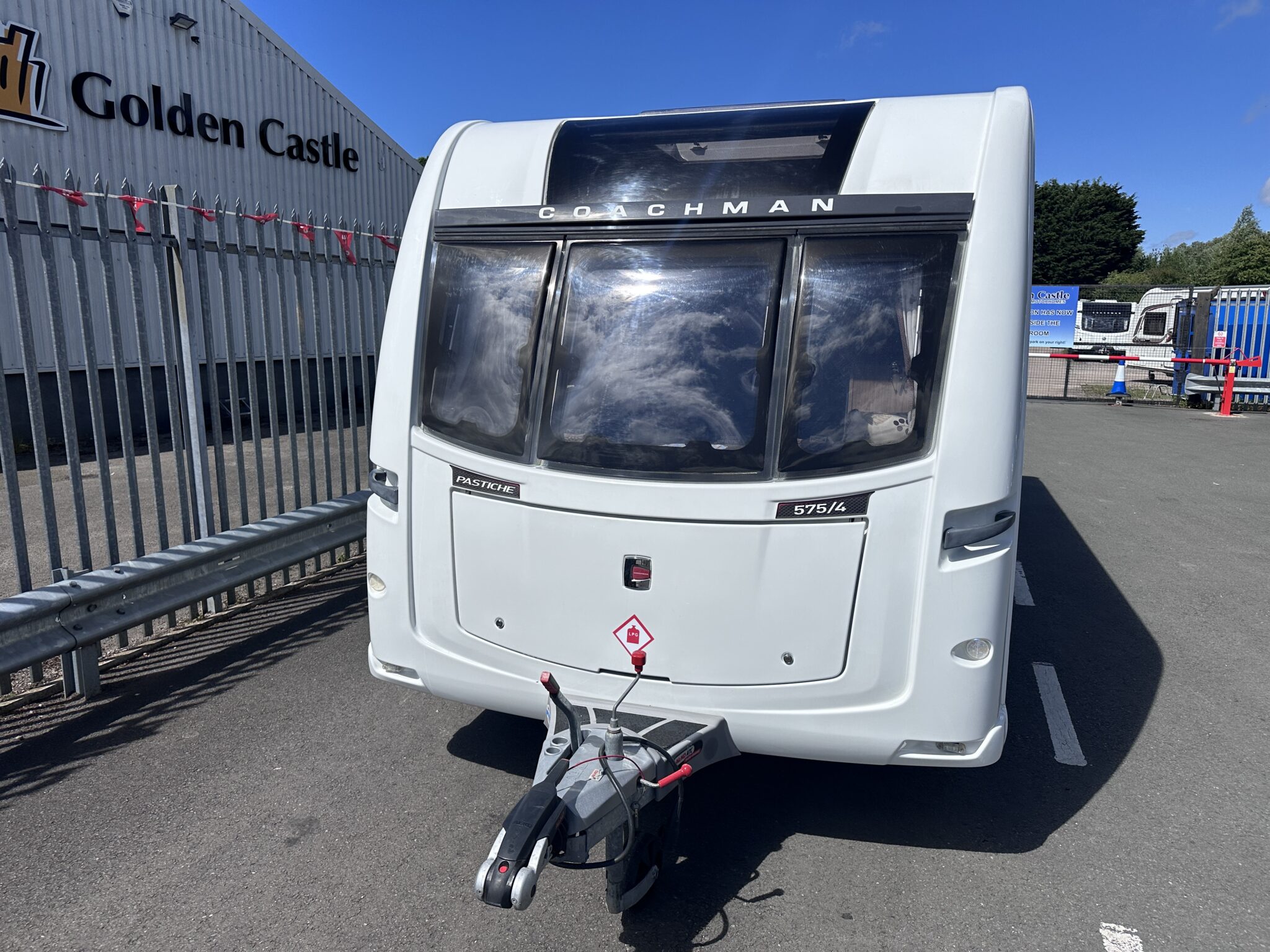 2018 Coachman Pastiche 575/4. - Image 8