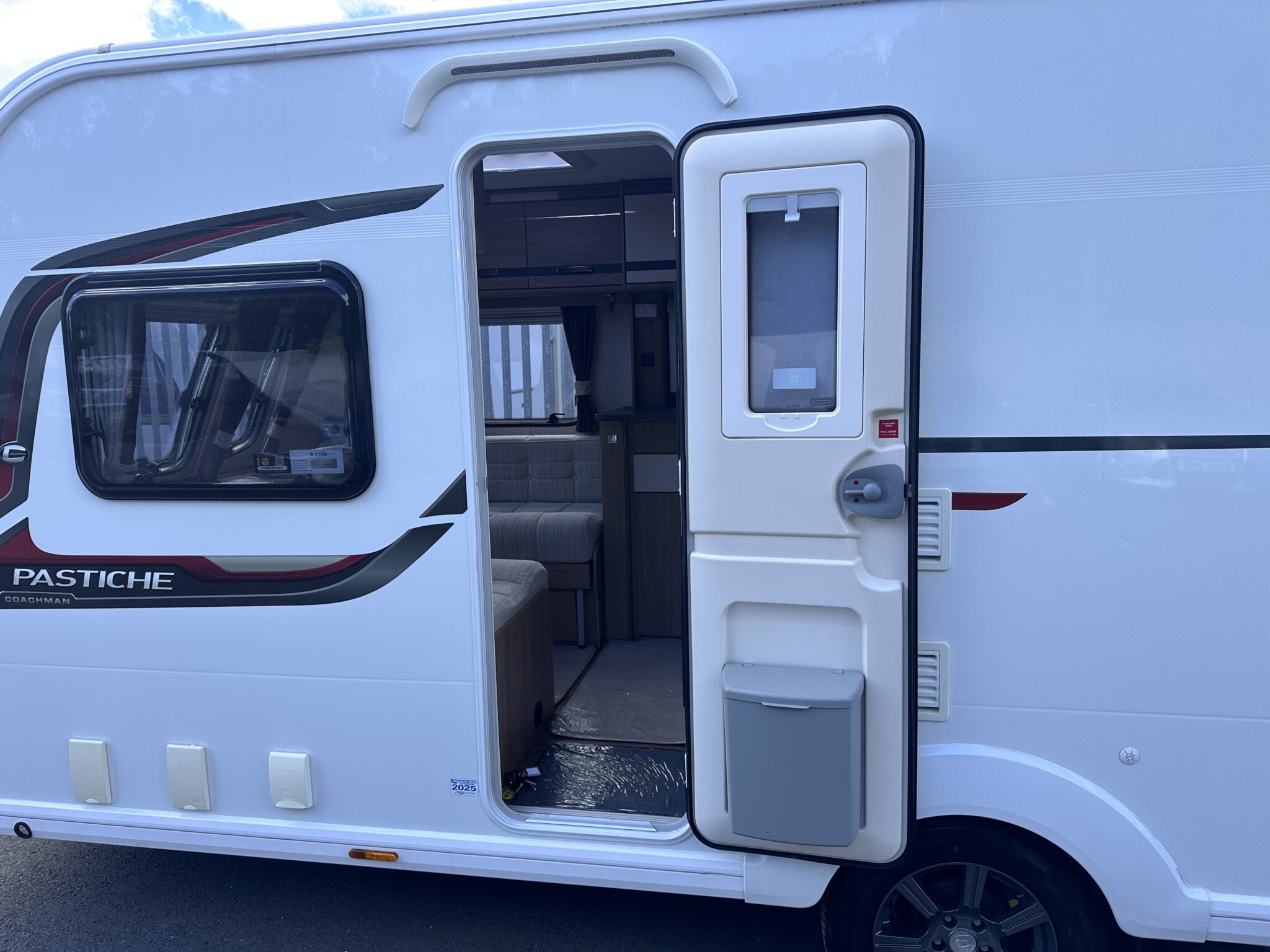 2018 Coachman Pastiche 575/4. - Image 10