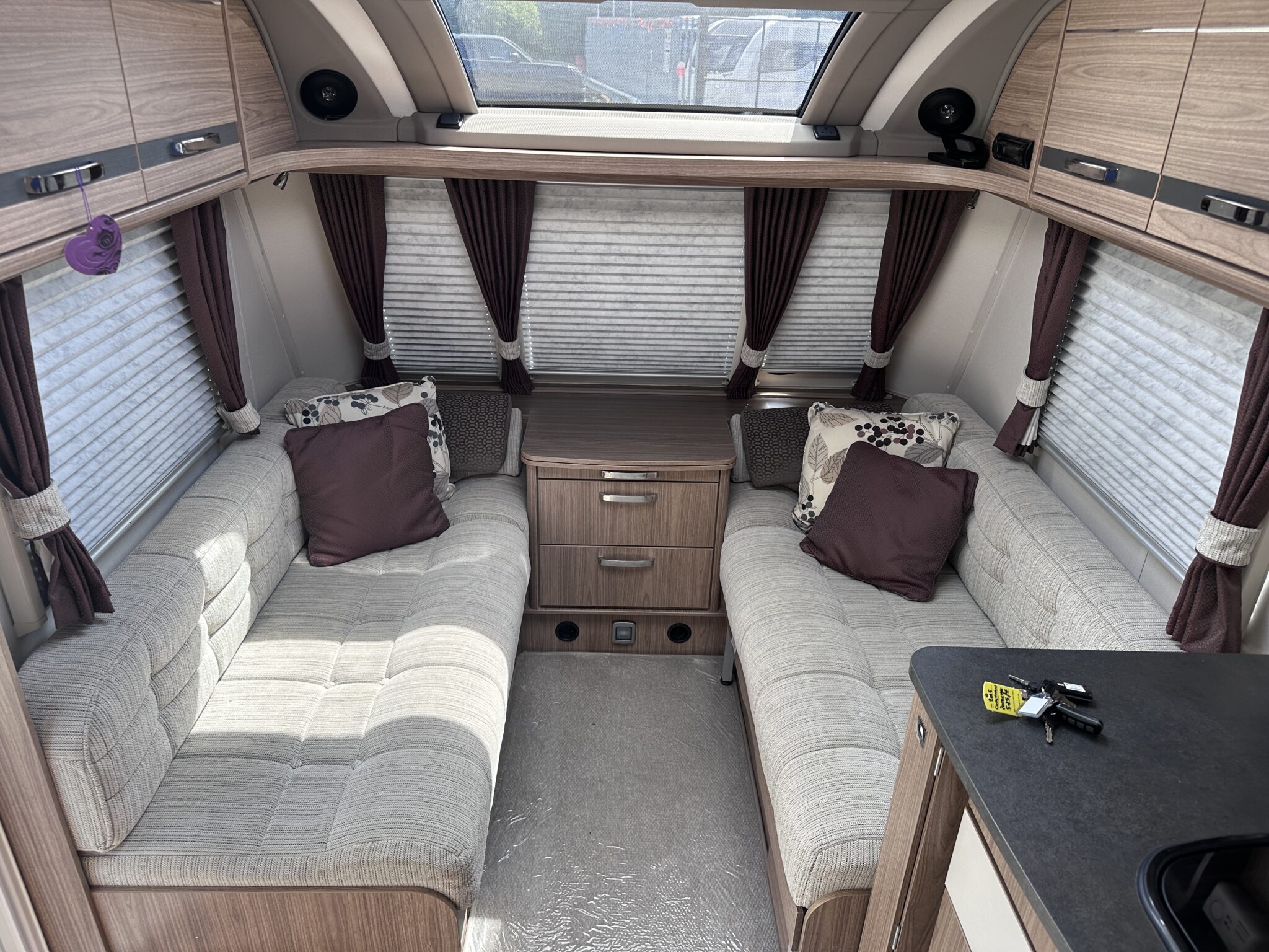 2018 Coachman Pastiche 575/4. - Image 24