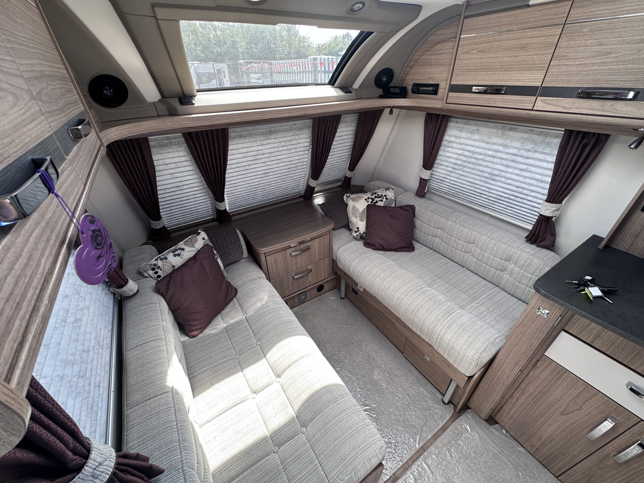 2018 Coachman Pastiche 575/4. - Image 25
