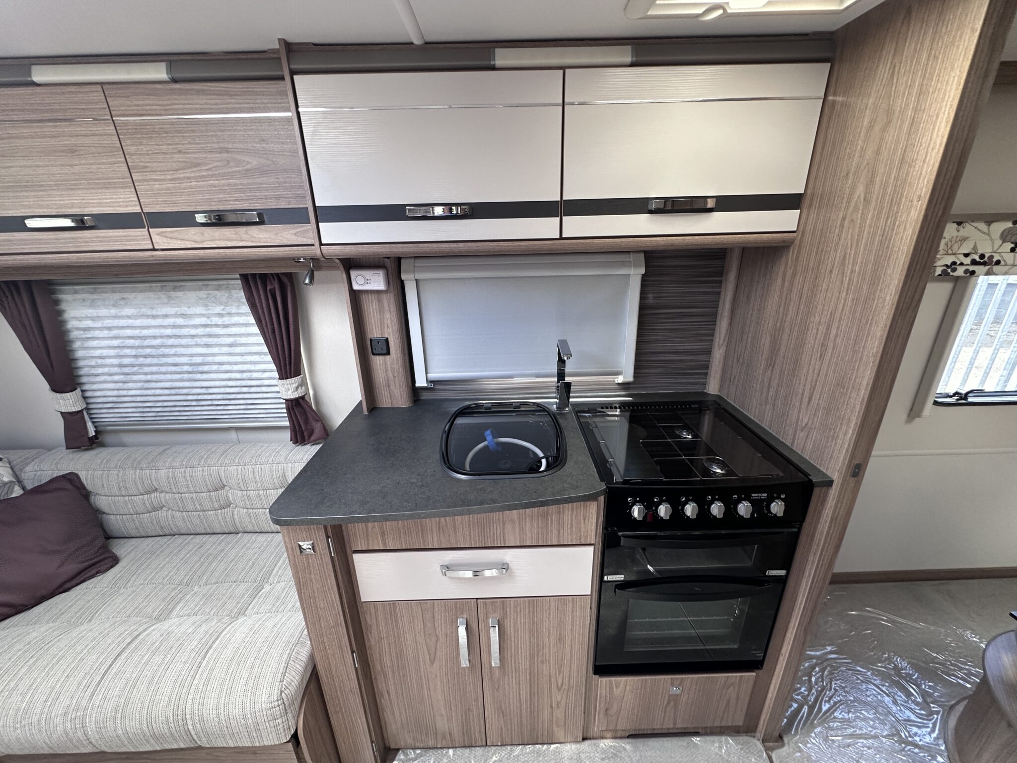 2018 Coachman Pastiche 575/4. - Image 26