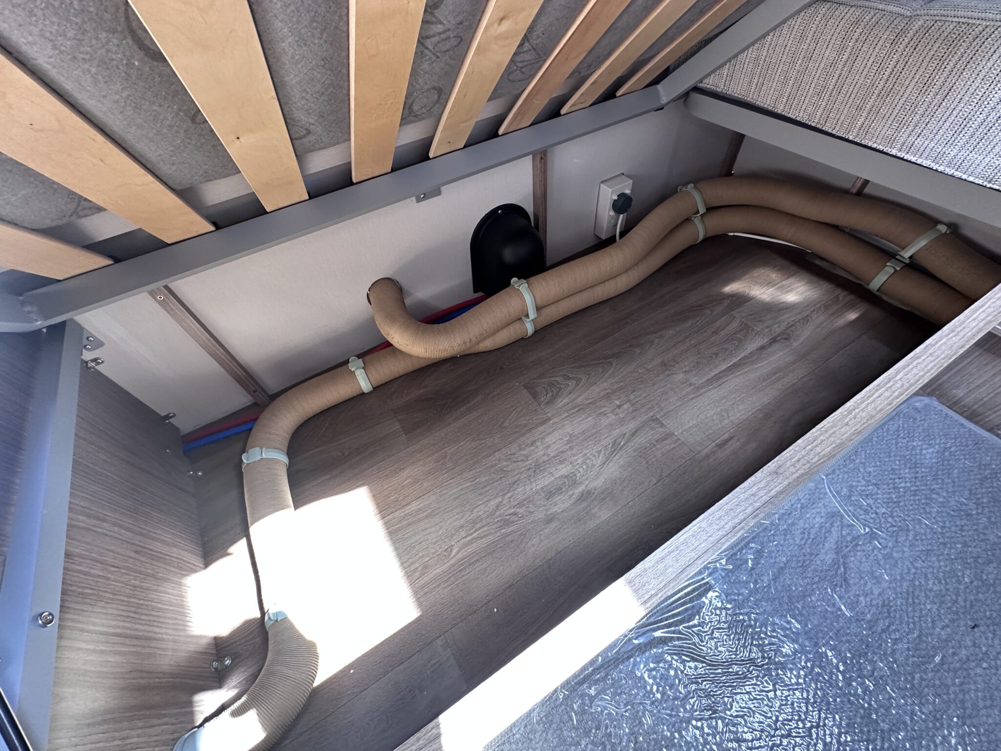 2018 Coachman Pastiche 575/4. - Image 44