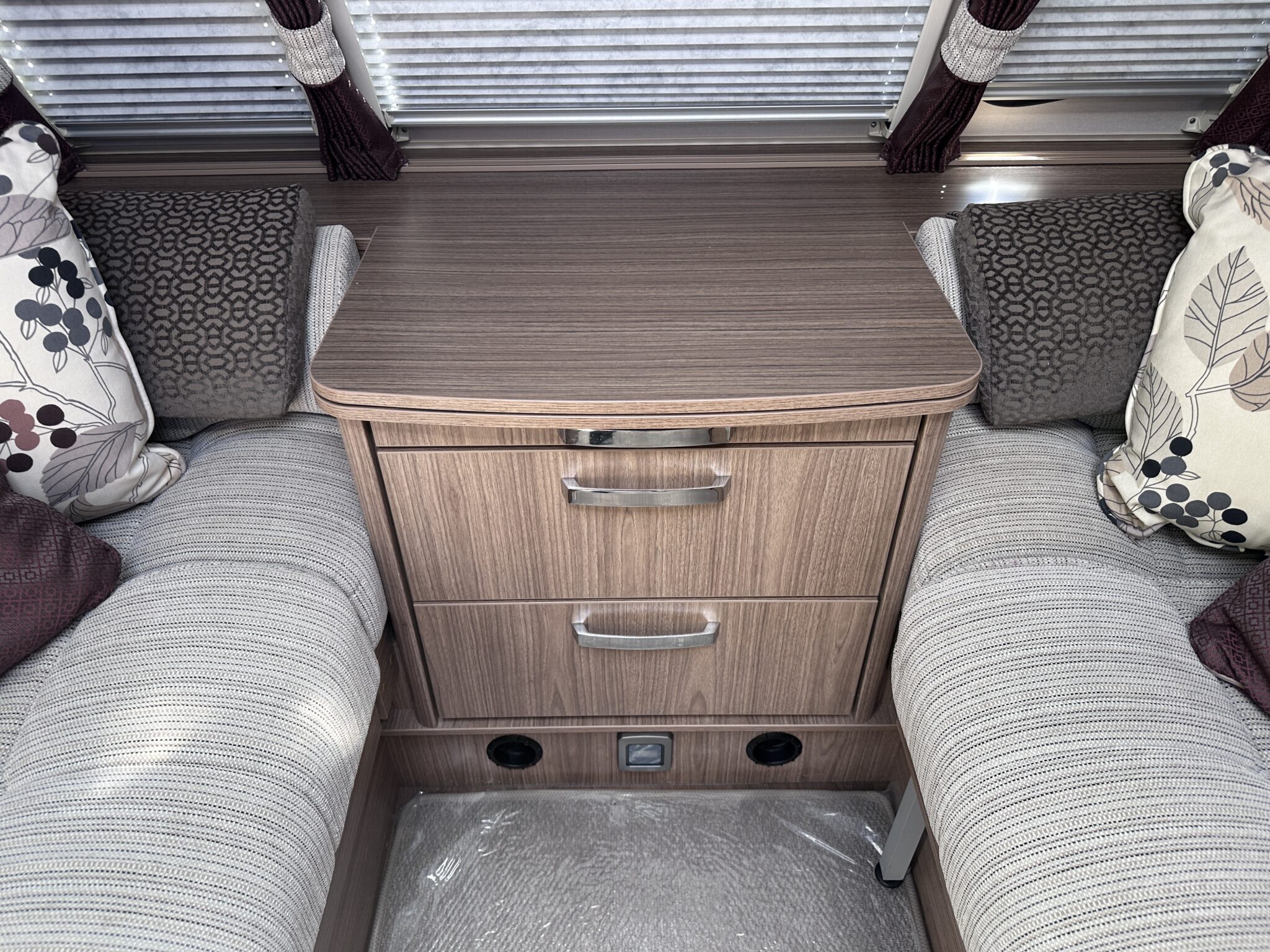 2018 Coachman Pastiche 575/4. - Image 45