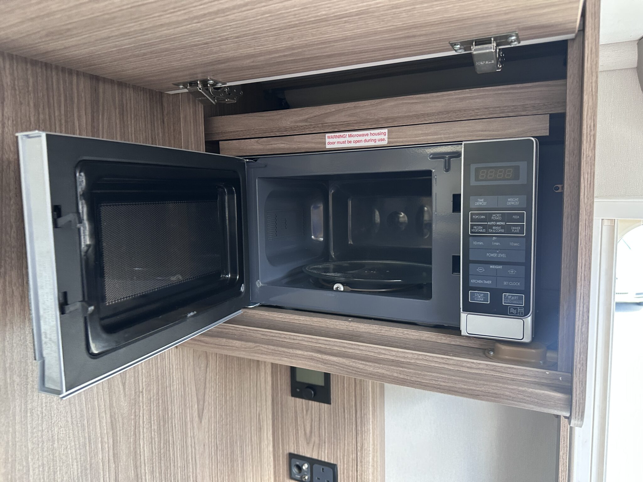 2018 Coachman Pastiche 575/4. - Image 53