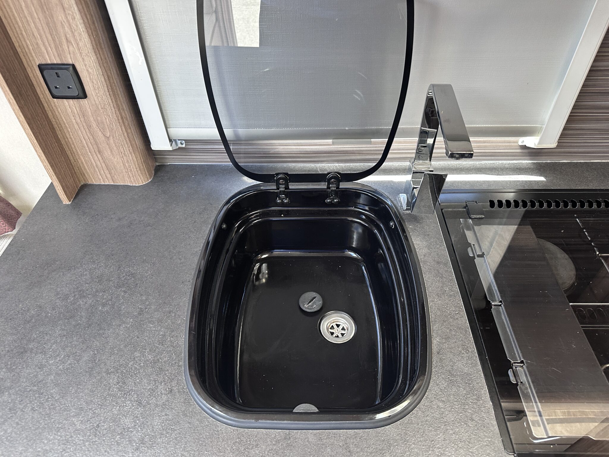 2018 Coachman Pastiche 575/4. - Image 60
