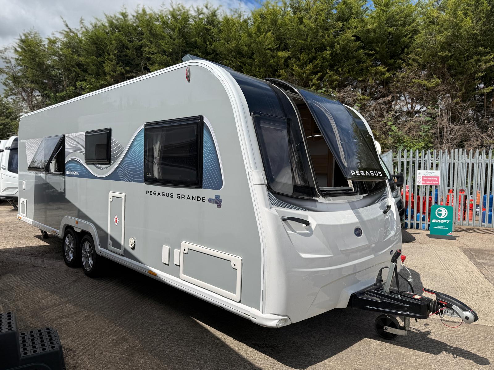Bailey Pegasus Grande GT75 Bologna – Caravan - Image 3