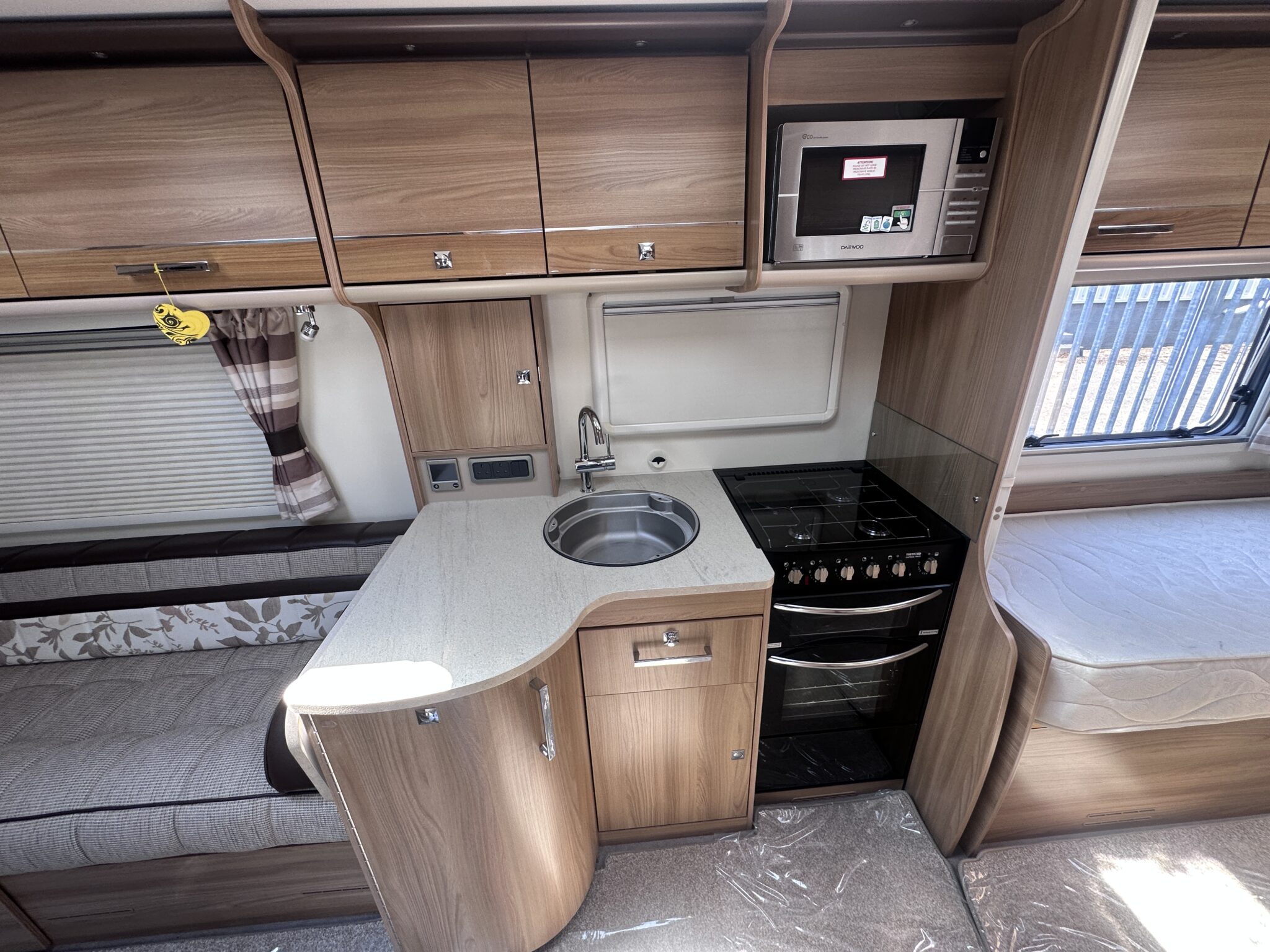 Bailey Unicorn Cadiz – 2016 Caravan - Image 30