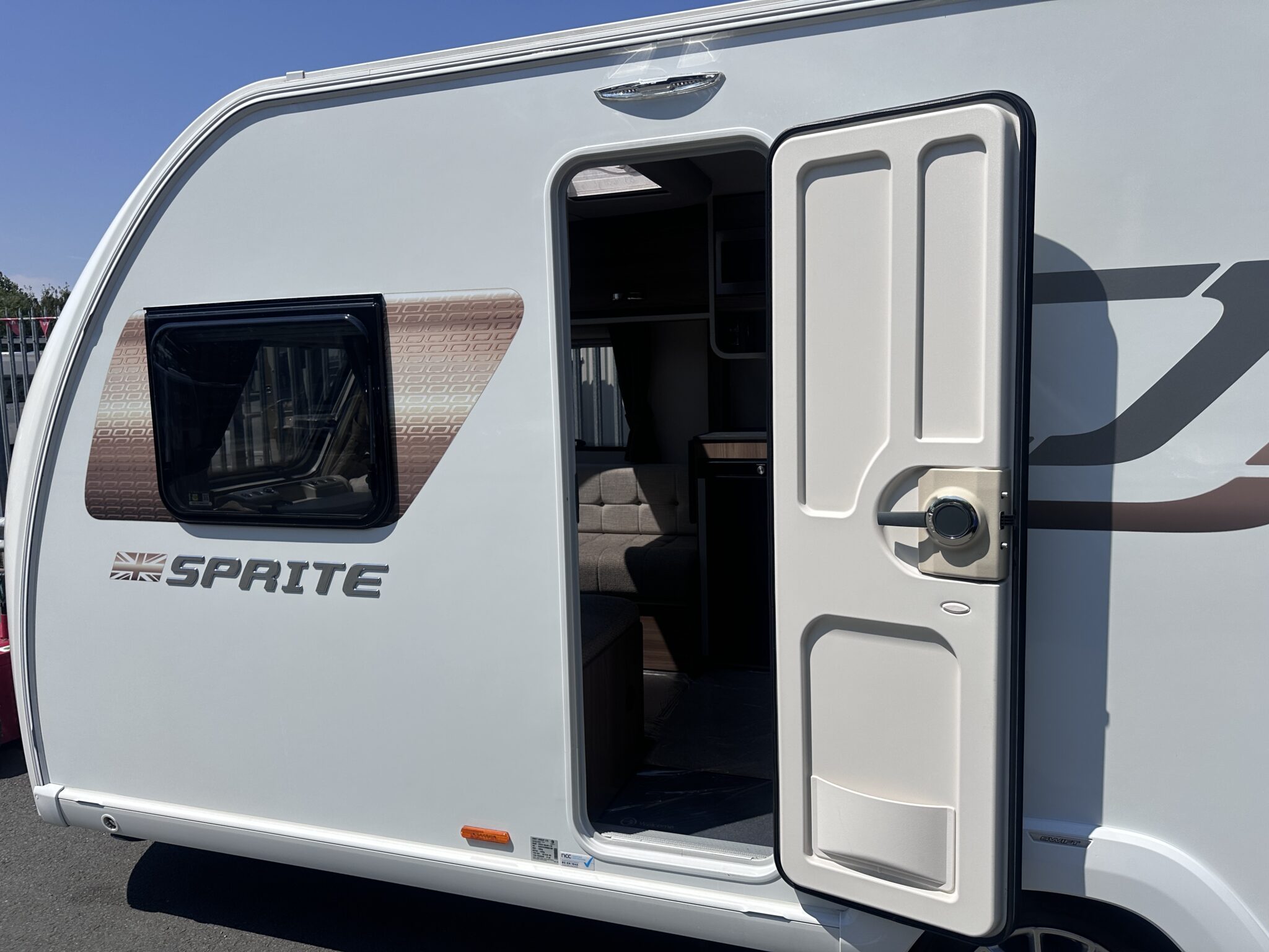 Swift Sprite Major 4SB – 2022 Caravan - Image 10