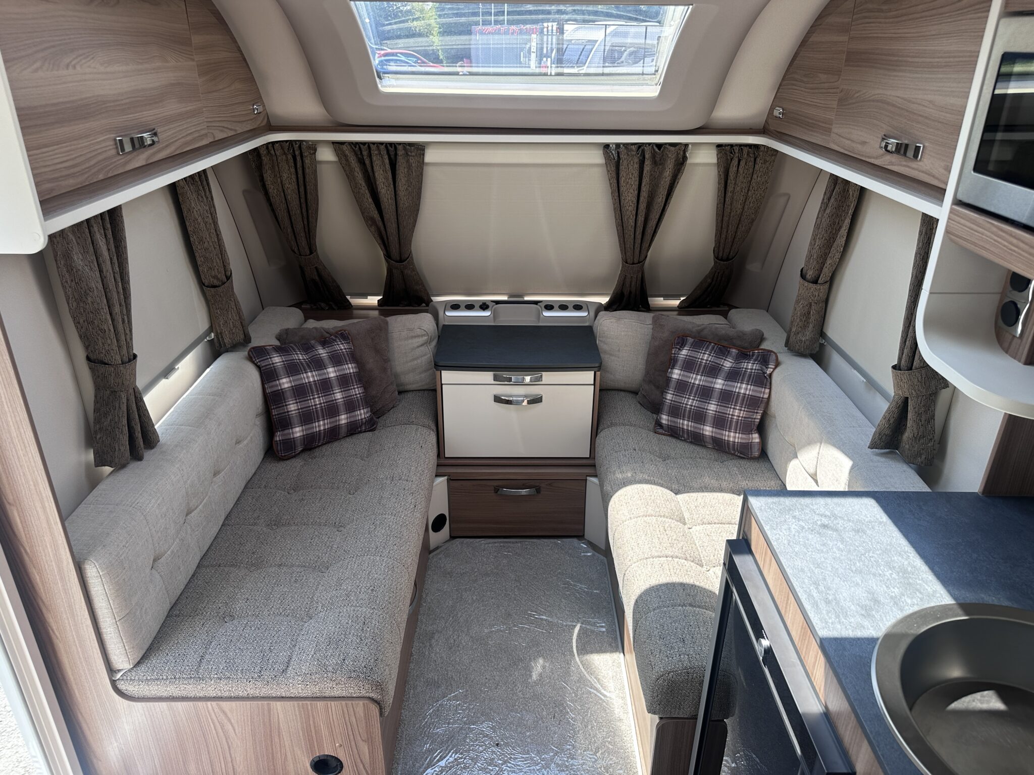 Swift Sprite Major 4SB – 2022 Caravan - Image 24