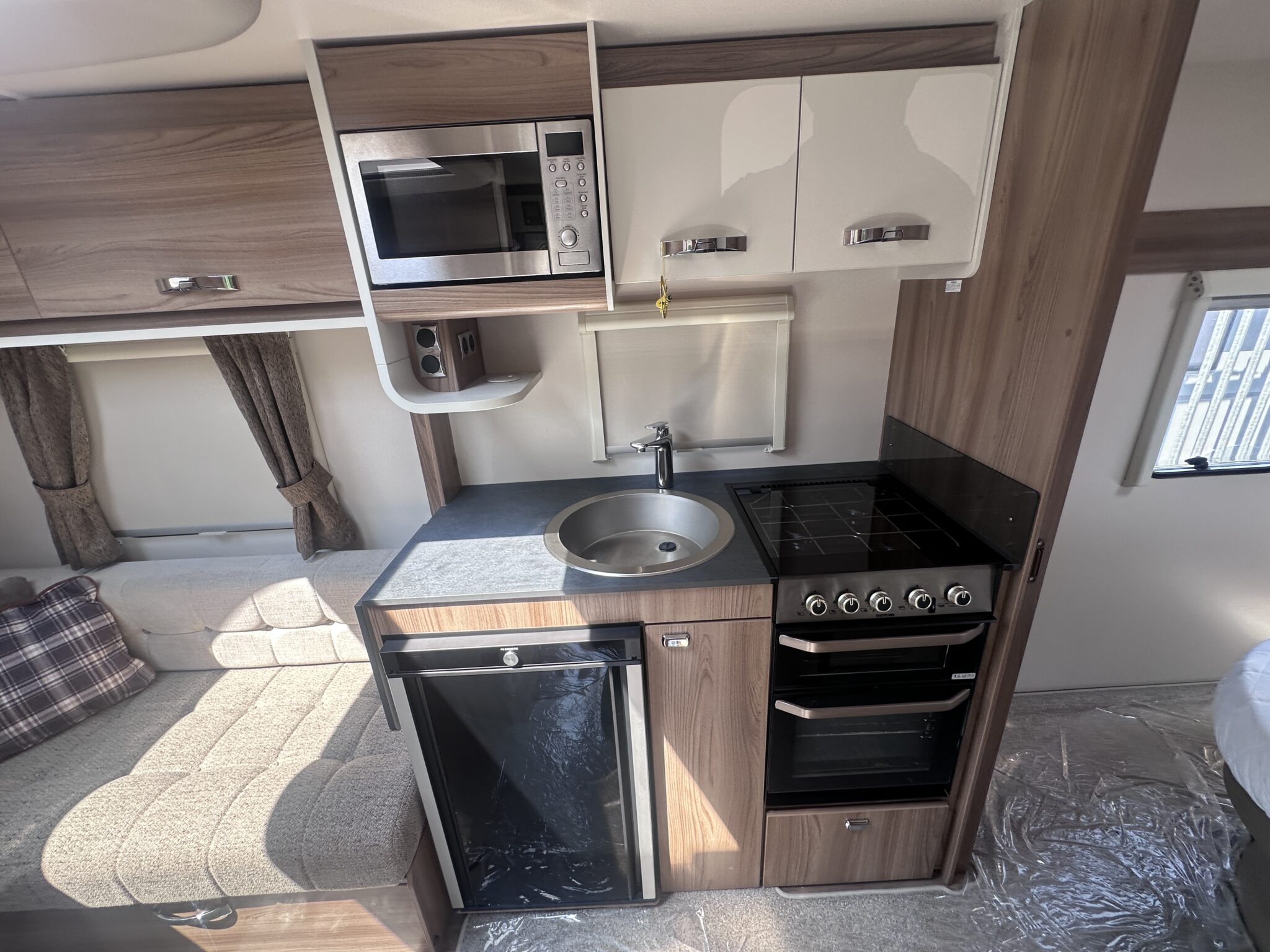 Swift Sprite Major 4SB – 2022 Caravan - Image 26