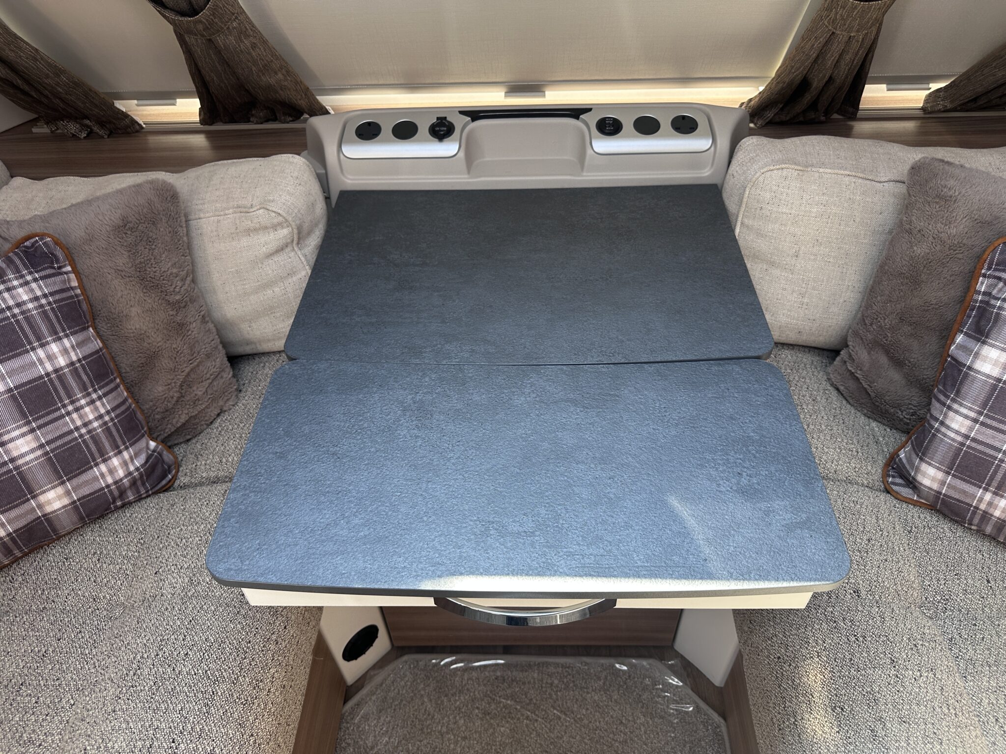 Swift Sprite Major 4SB – 2022 Caravan - Image 34