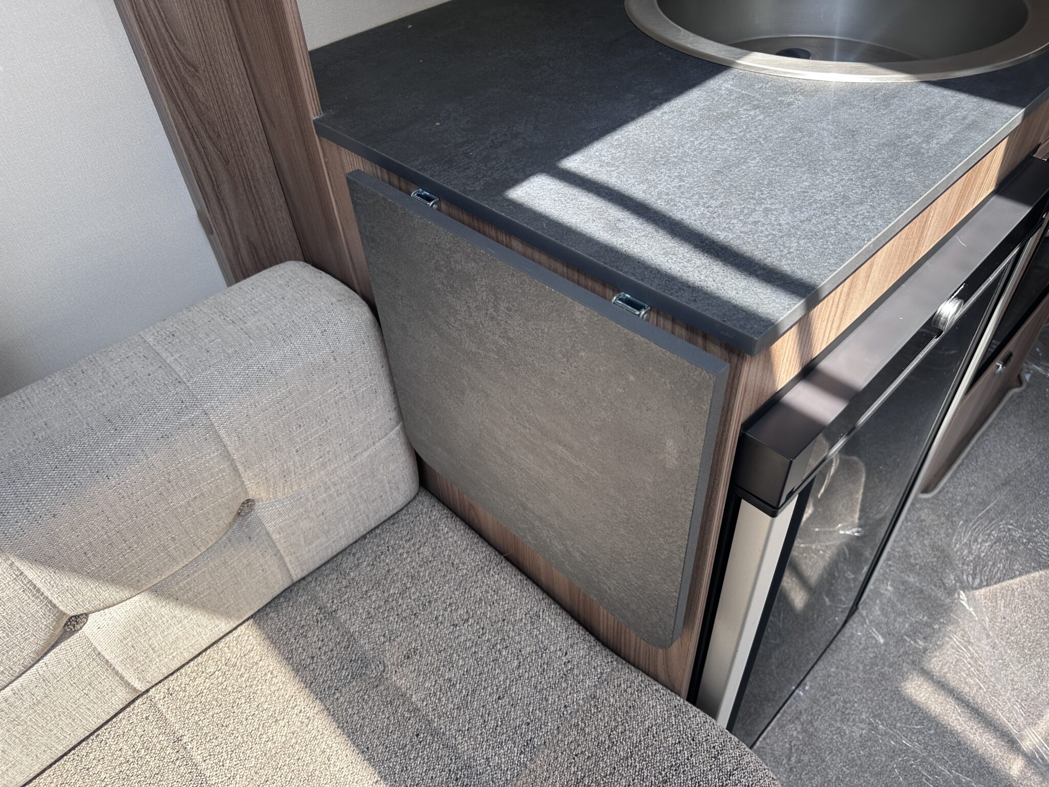Swift Sprite Major 4SB – 2022 Caravan - Image 45
