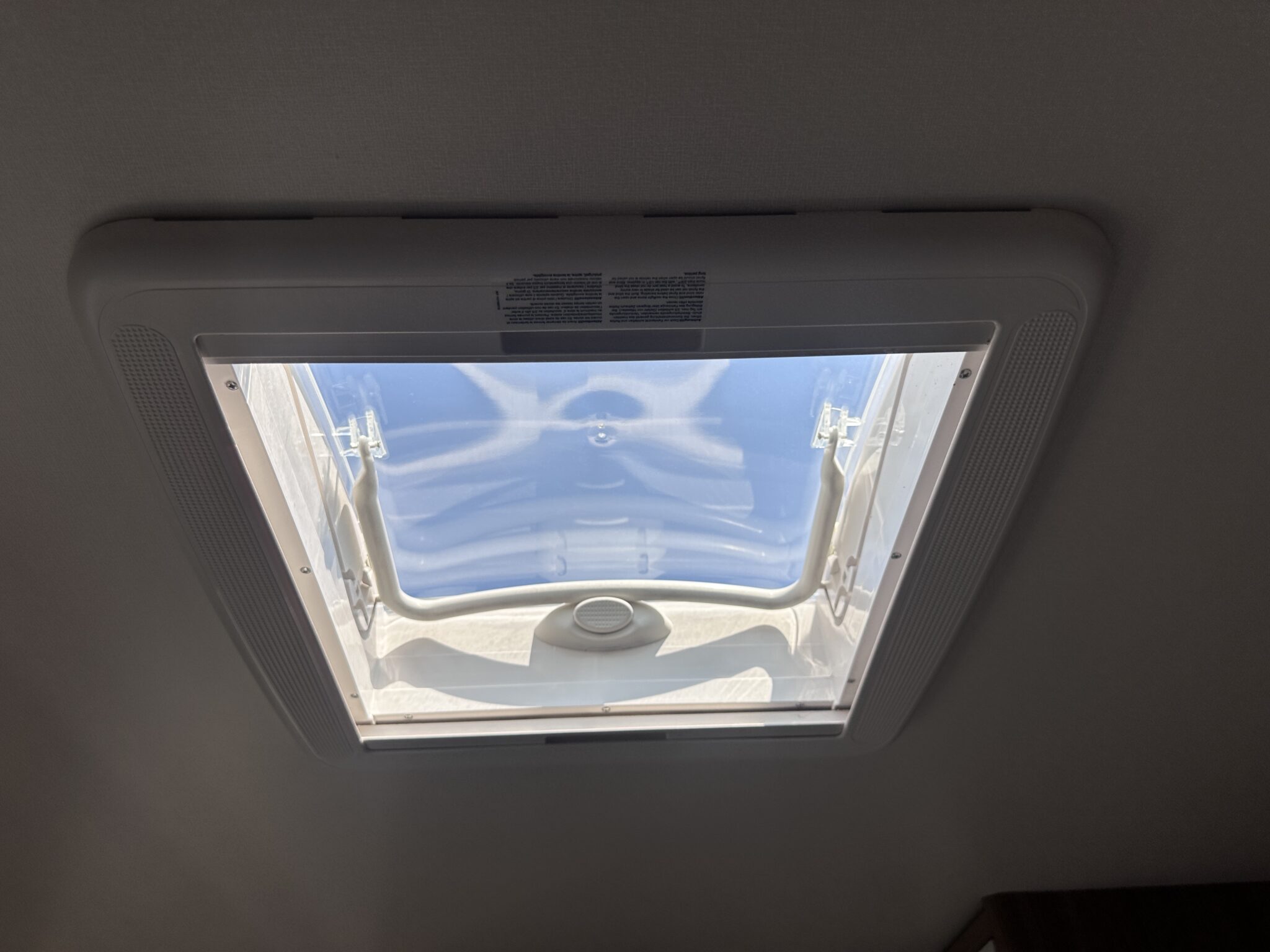 Swift Sprite Major 4SB – 2022 Caravan - Image 70