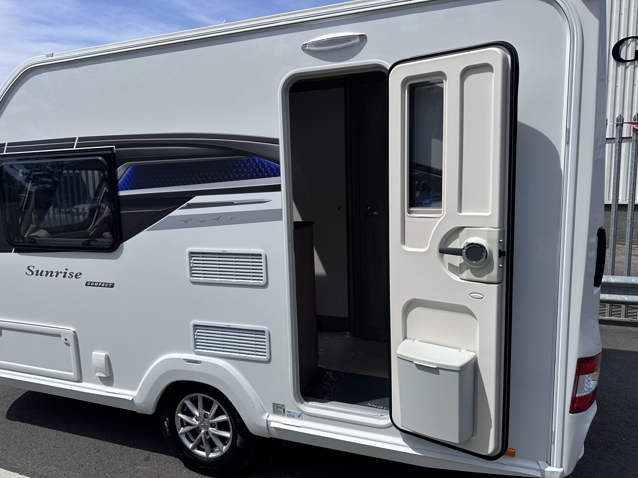 Swift Sunrise Compact – 2024 Caravan - Image 10