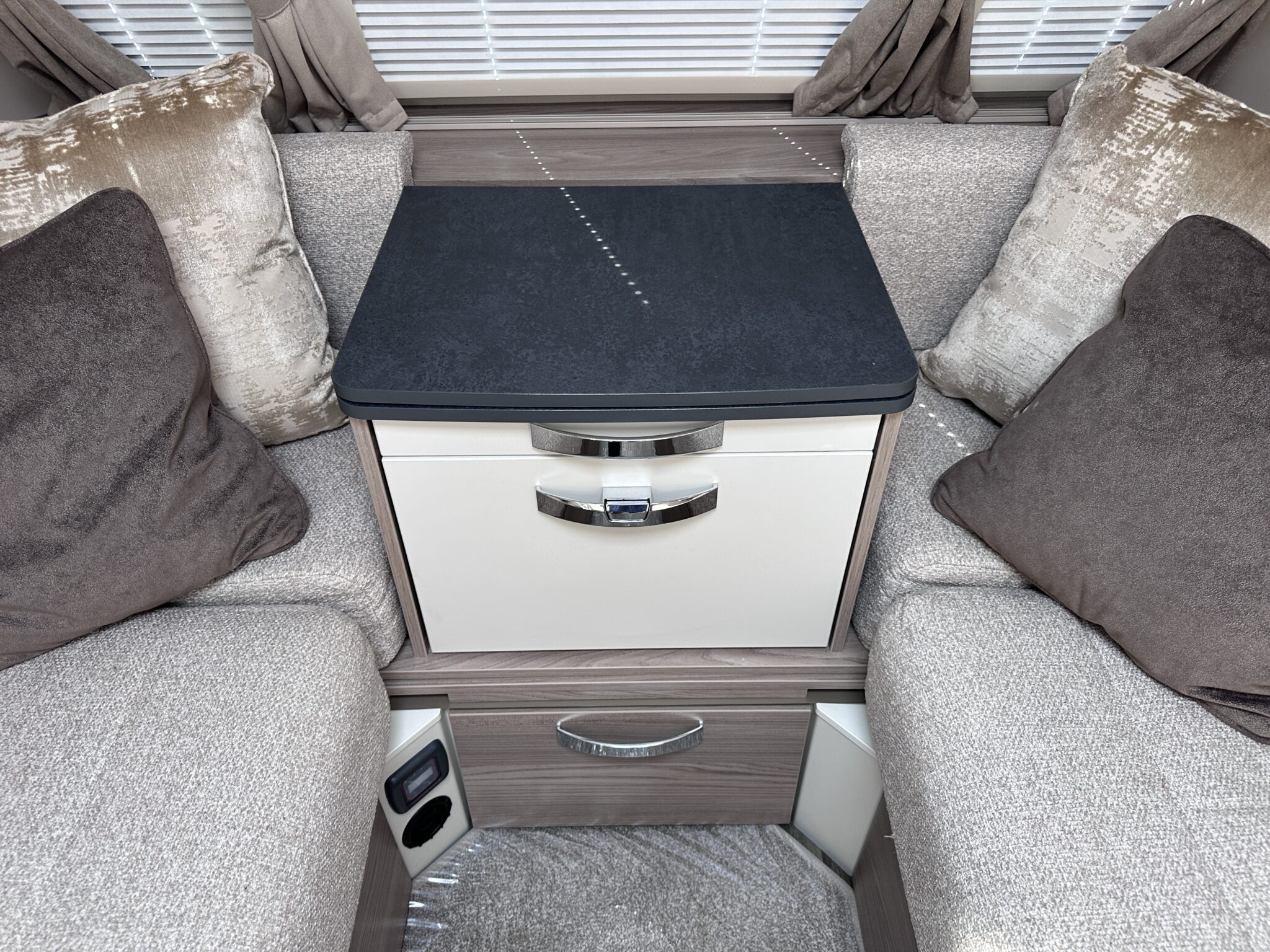 Swift Sunrise Compact – 2024 Caravan - Image 35