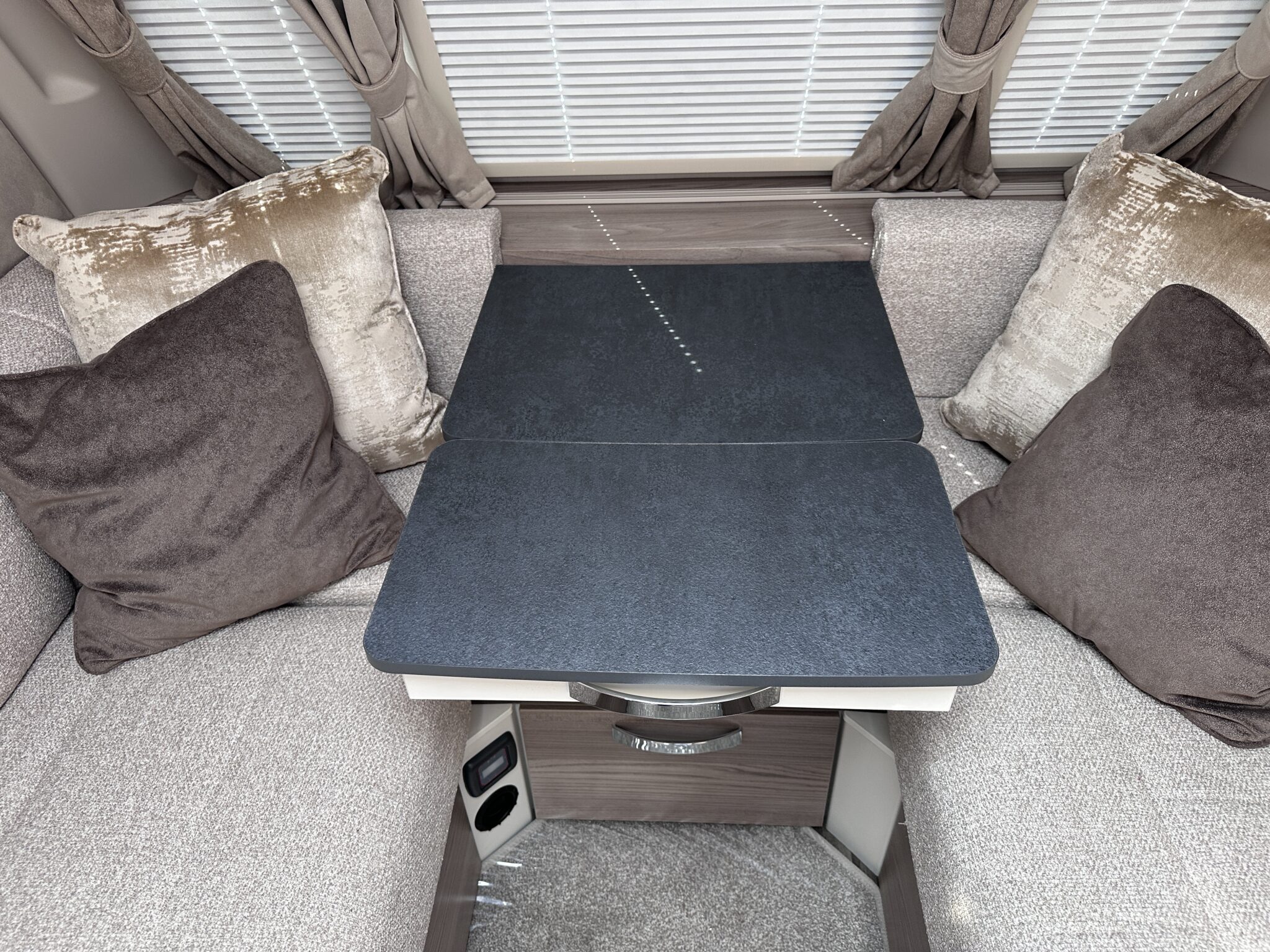 Swift Sunrise Compact – 2024 Caravan - Image 36