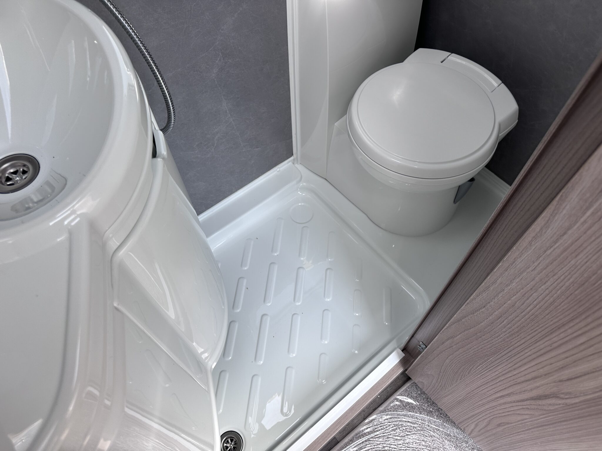 Swift Sunrise Compact – 2024 Caravan - Image 69