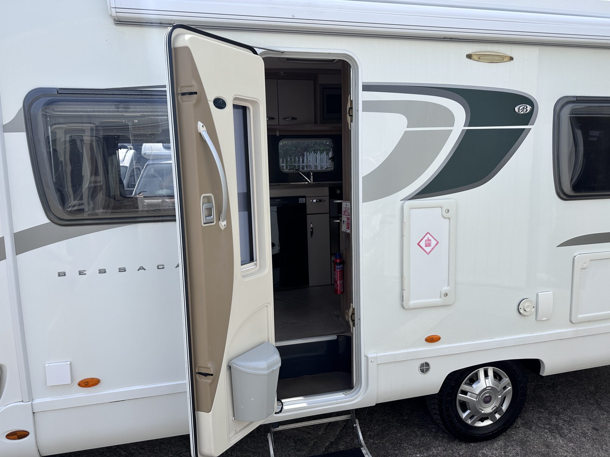 Bessacarr E452 – 2013 Motorhome - Image 8