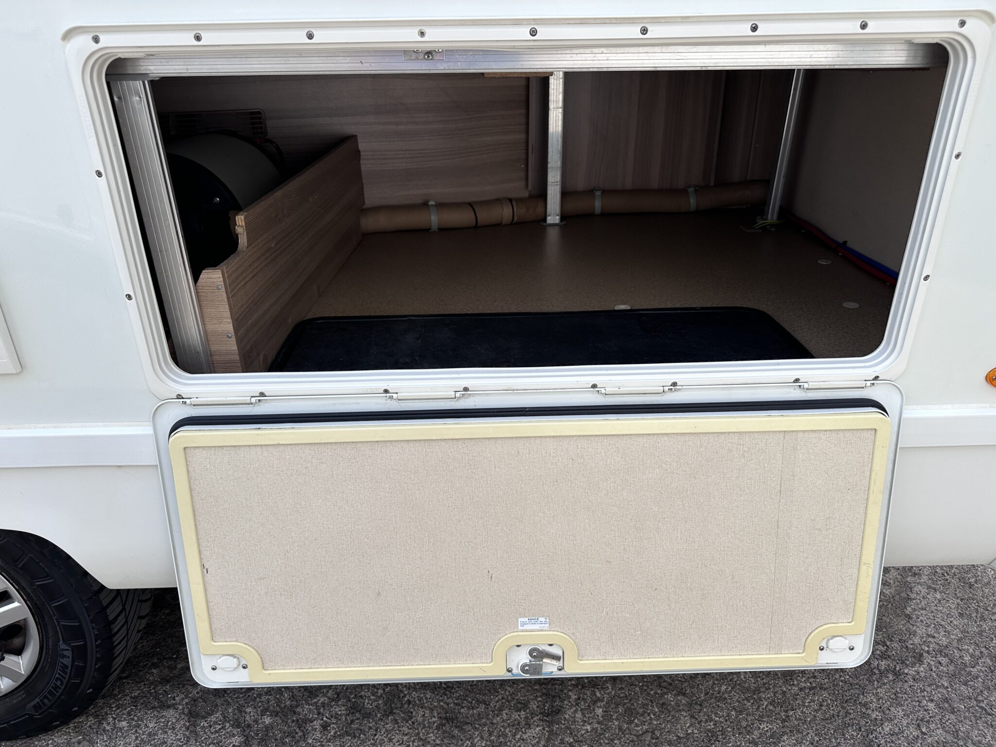 Bessacarr E452 – 2013 Motorhome - Image 11