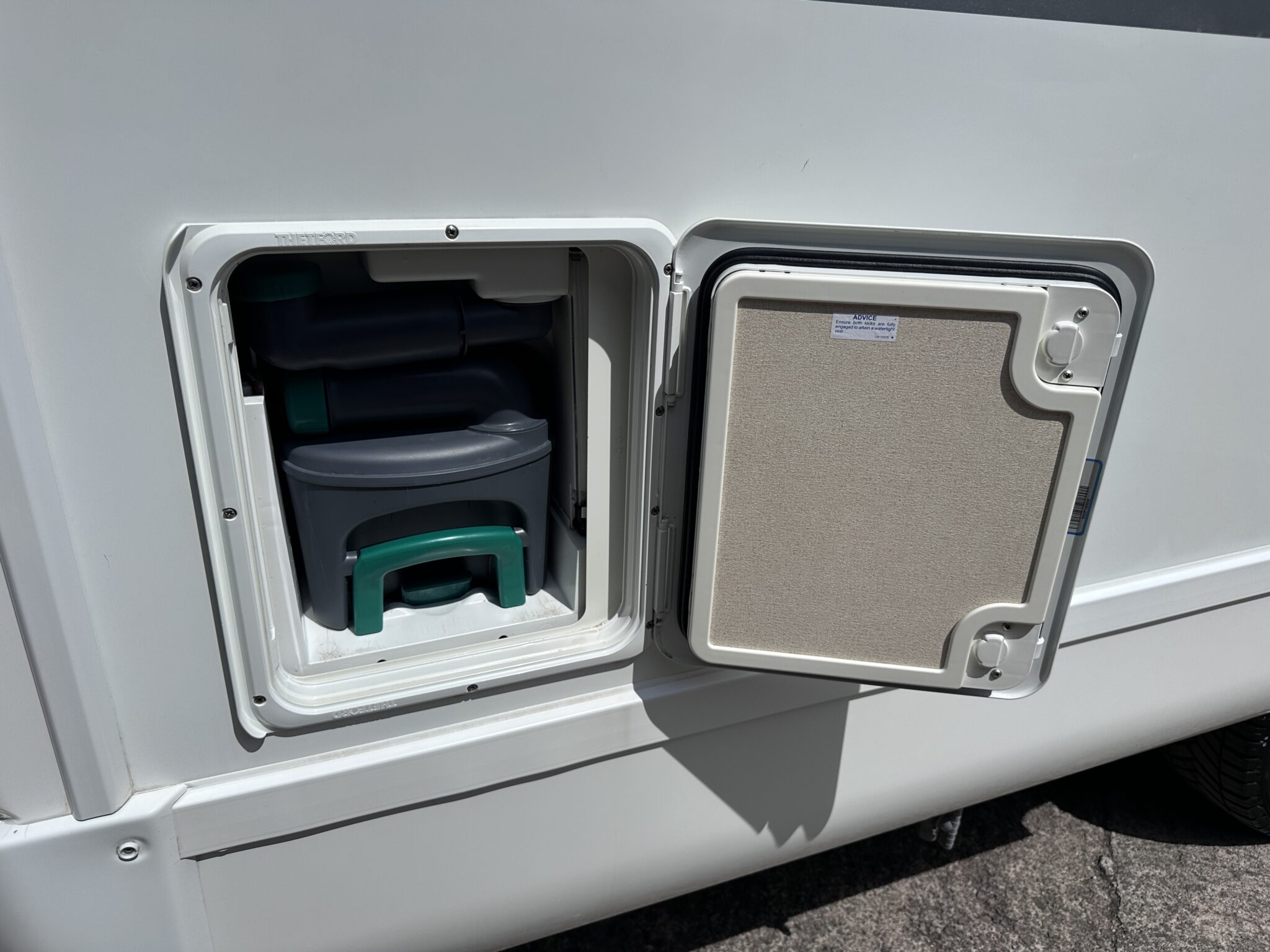 Bessacarr E452 – 2013 Motorhome - Image 16
