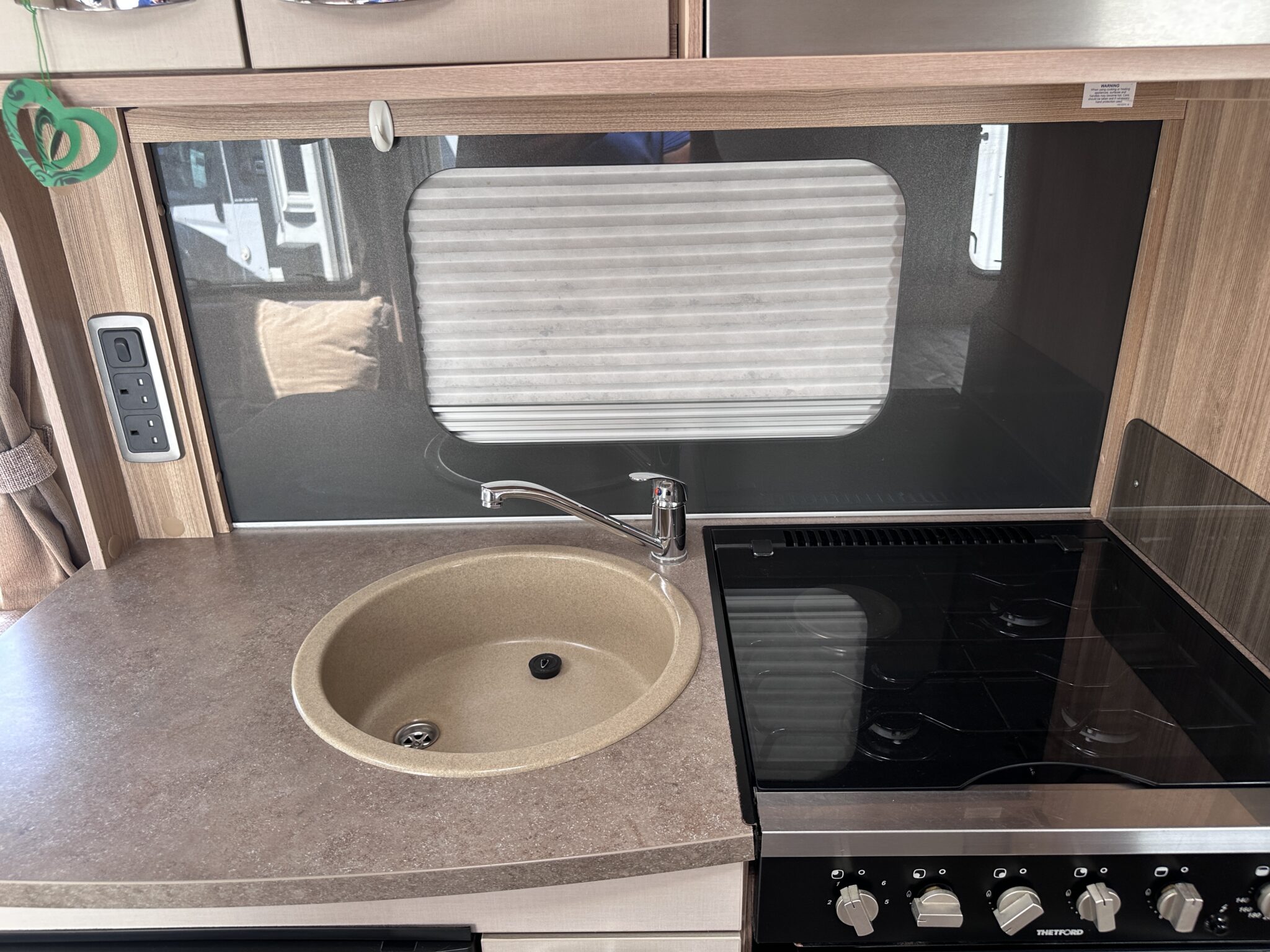 Bessacarr E452 – 2013 Motorhome - Image 49