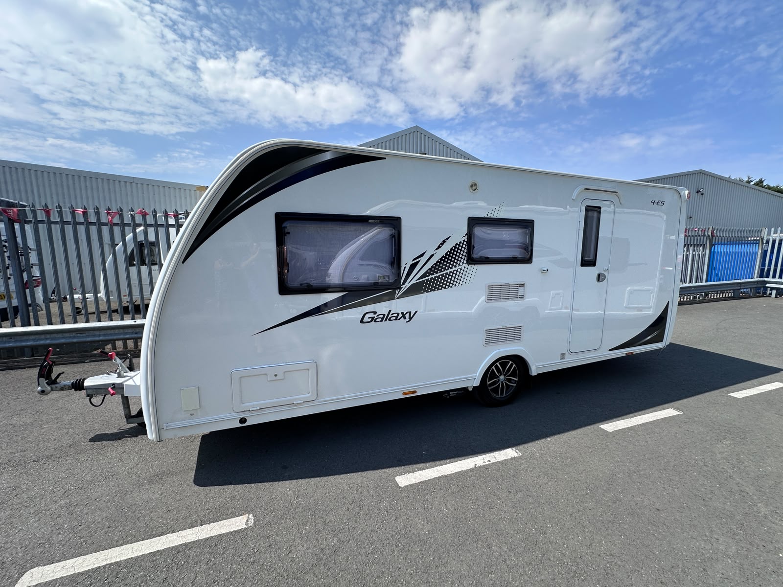 Lunar Galaxy 4ES – 2017 Caravan - Image 3