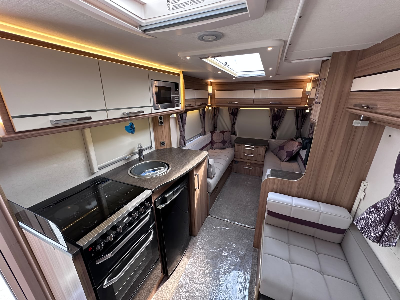 Lunar Galaxy 4ES – 2017 Caravan - Image 9