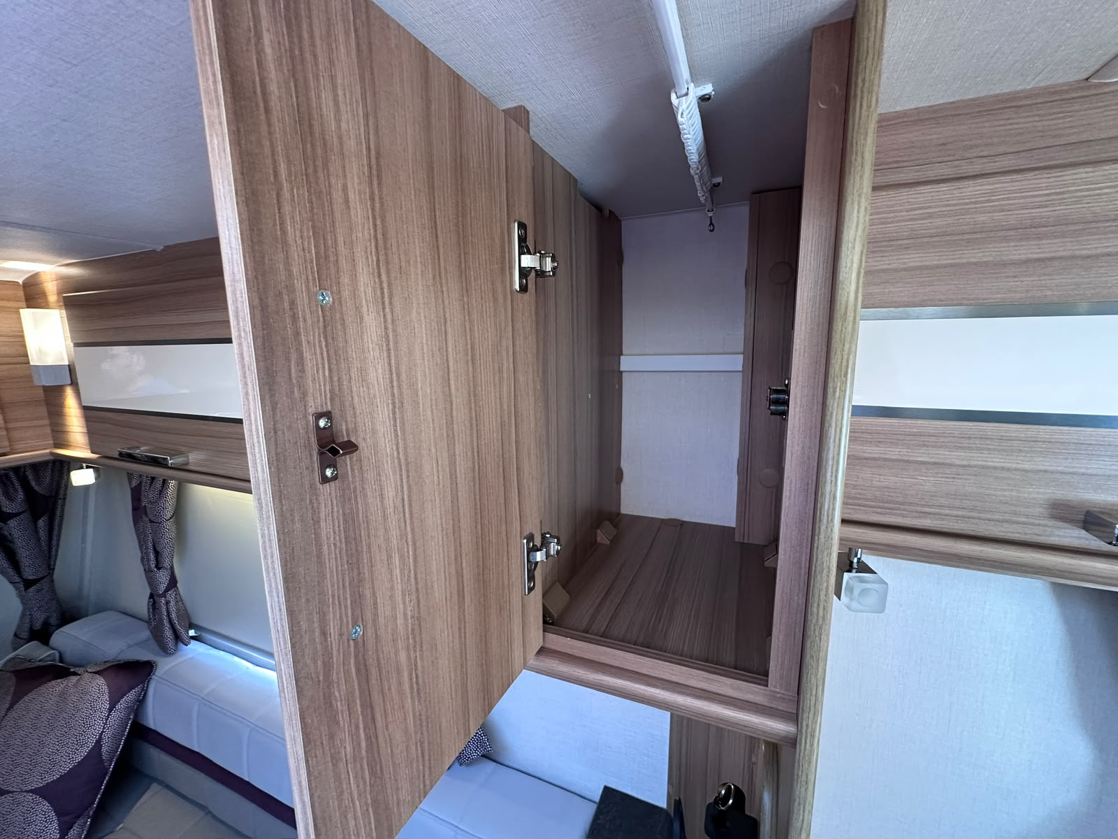 Lunar Galaxy 4ES – 2017 Caravan - Image 33