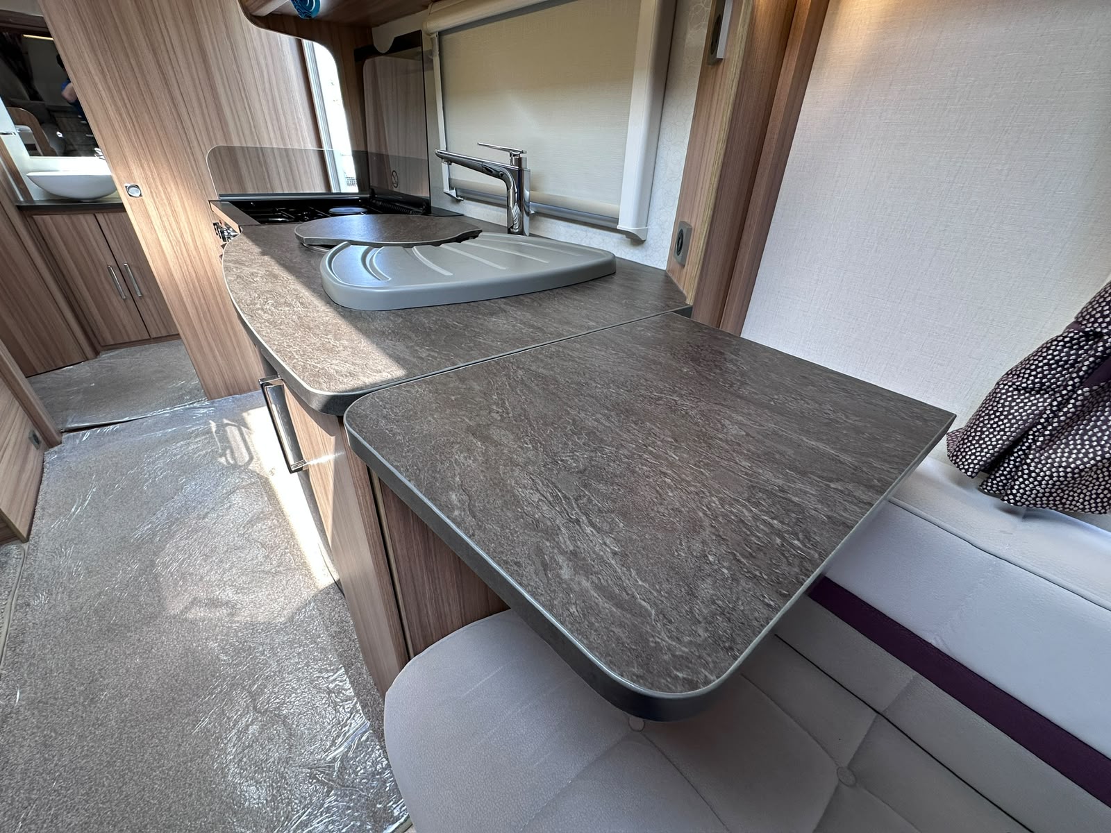 Lunar Galaxy 4ES – 2017 Caravan - Image 36