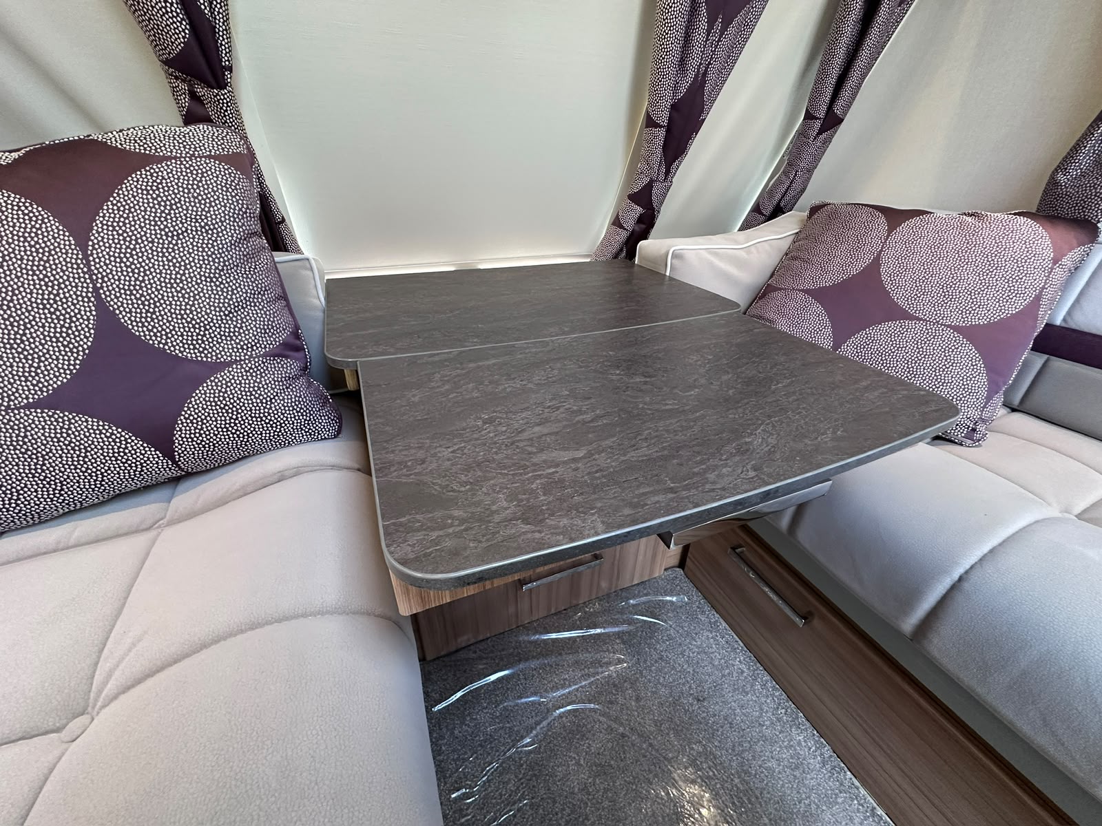 Lunar Galaxy 4ES – 2017 Caravan - Image 44