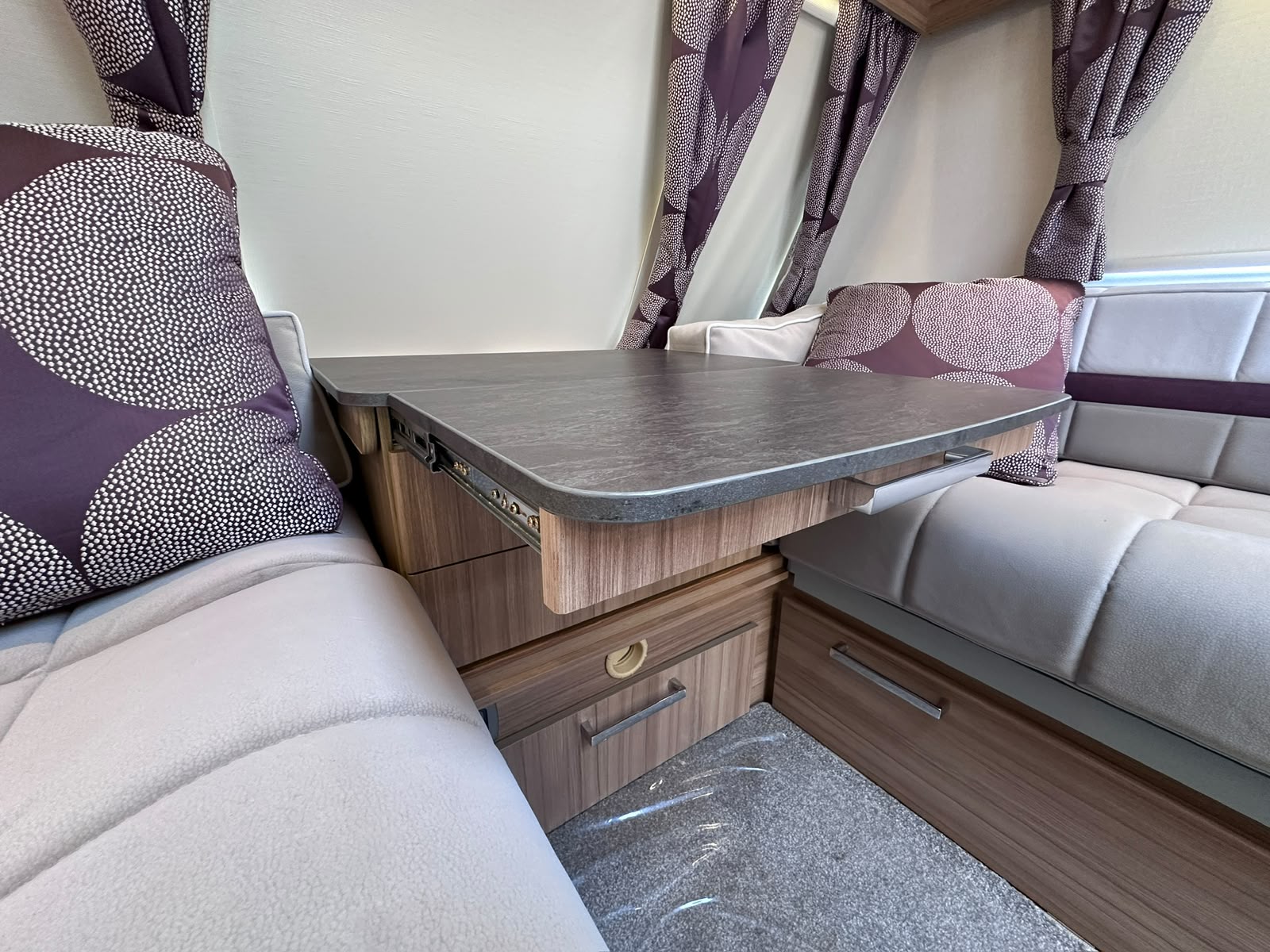 Lunar Galaxy 4ES – 2017 Caravan - Image 45