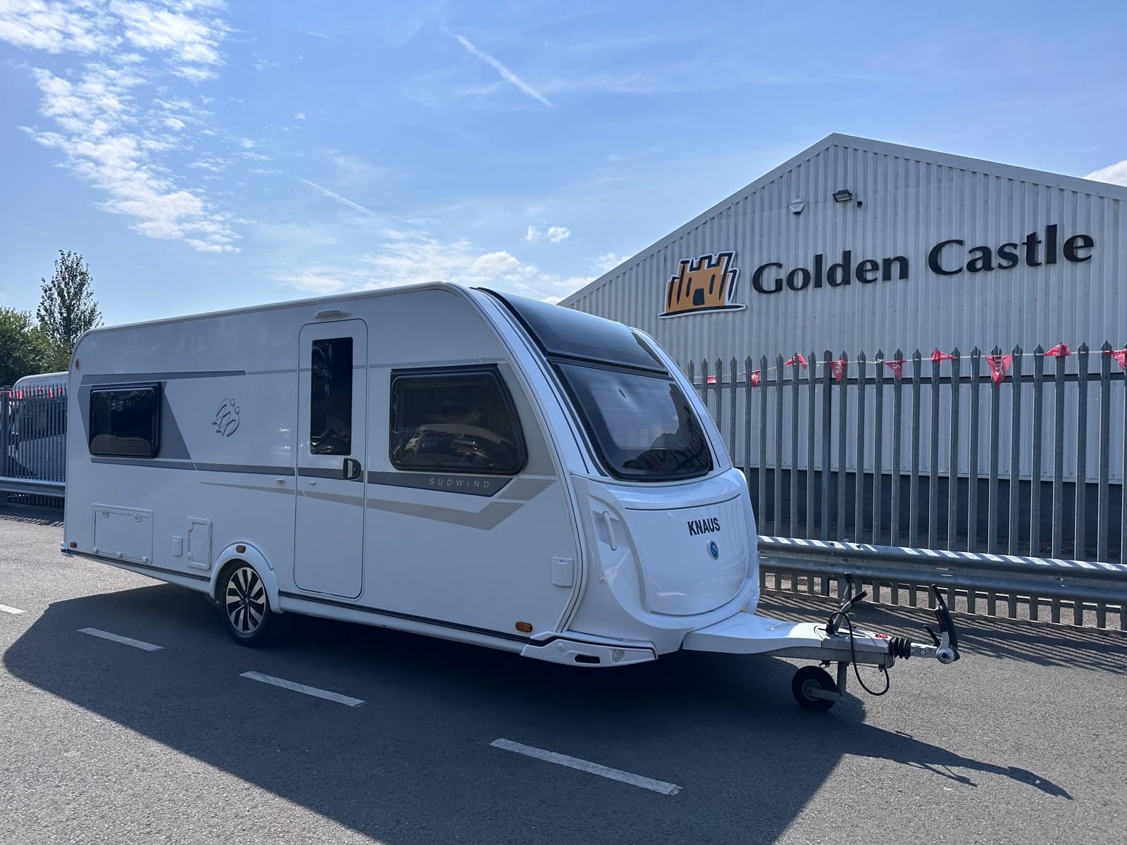 Knaus Südwind 450 UE – 2020 Caravan - Image 2