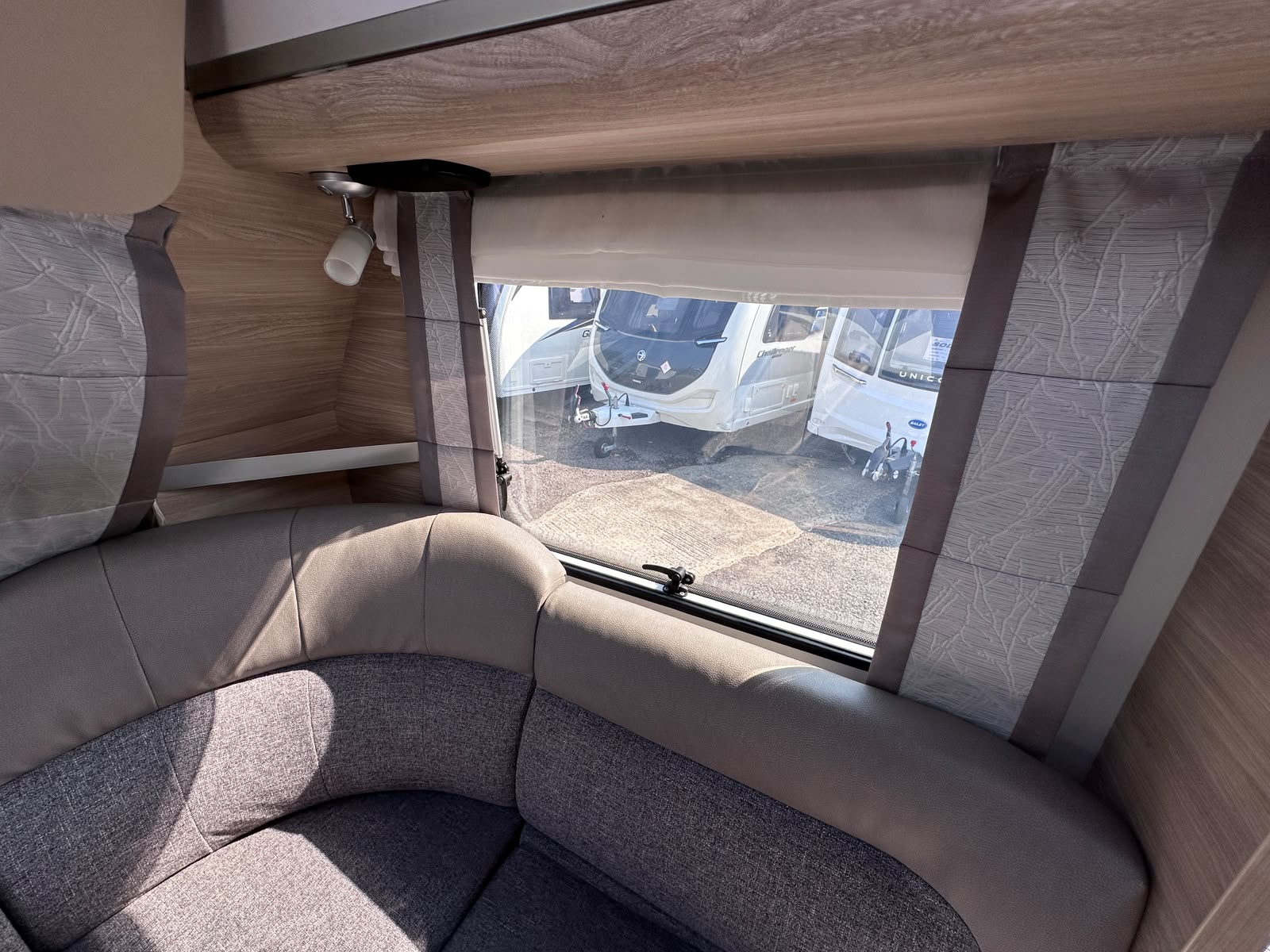Knaus Südwind 450 UE – 2020 Caravan - Image 23