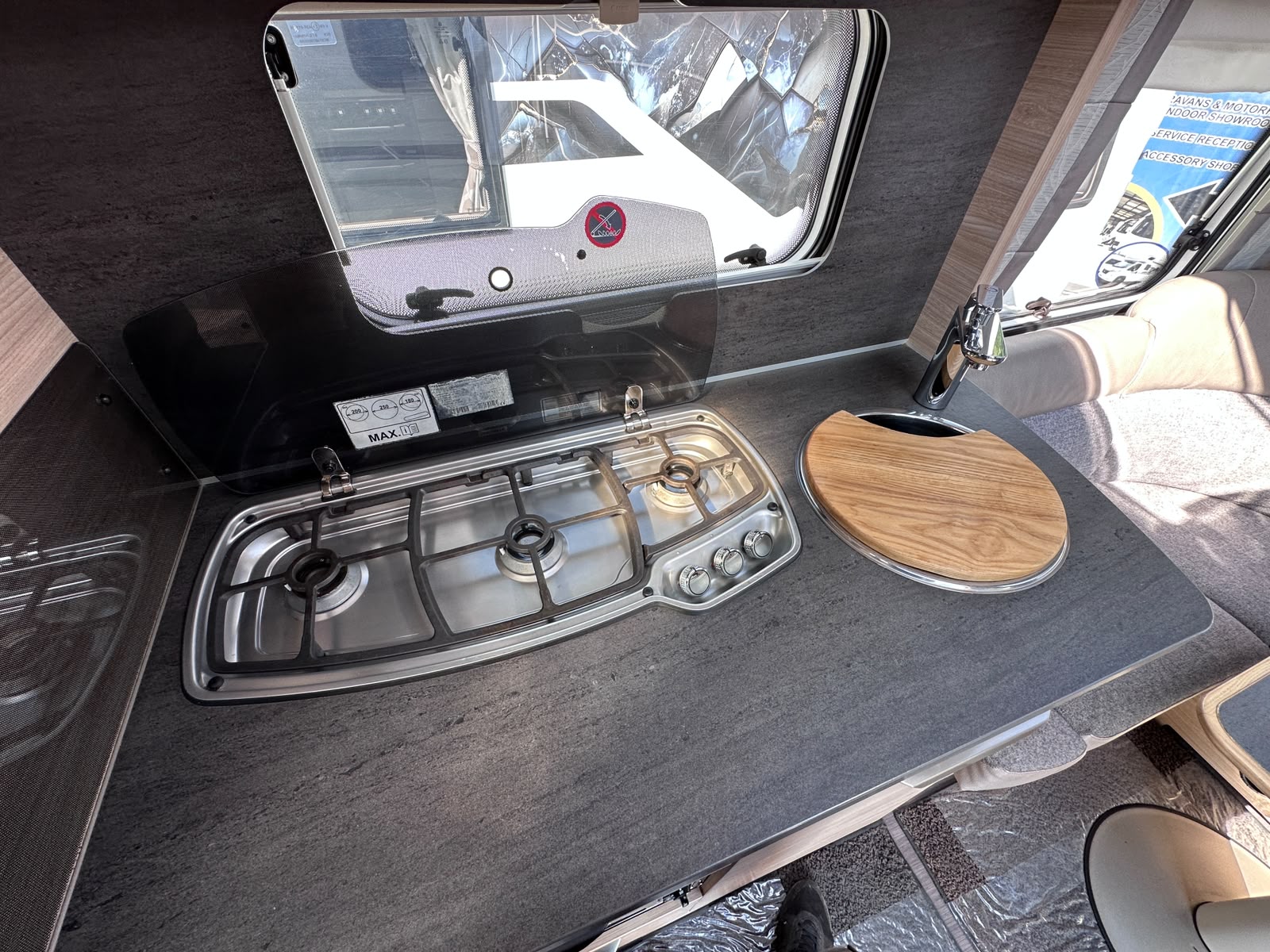 Knaus Südwind 450 UE – 2020 Caravan - Image 29