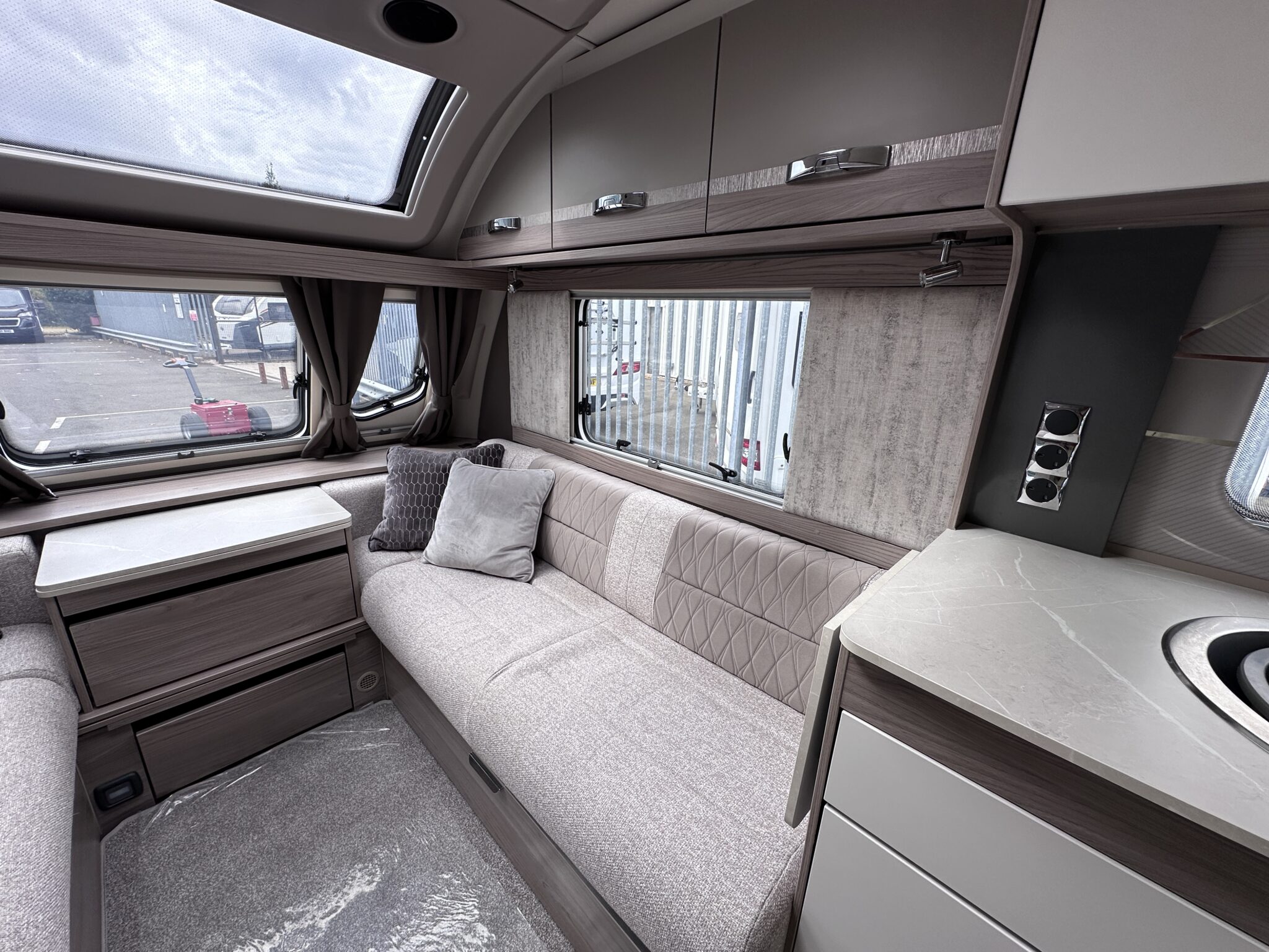 Swift Challenger Exclusive 480 – 2024 Caravan - Image 23