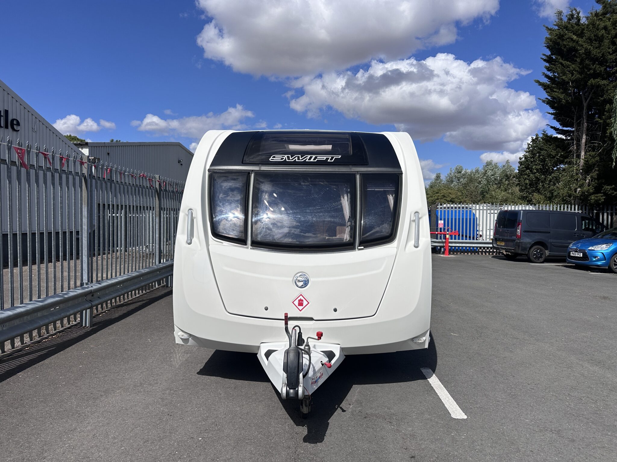 Swift Classic Doublette – 2016 Caravan - Image 3