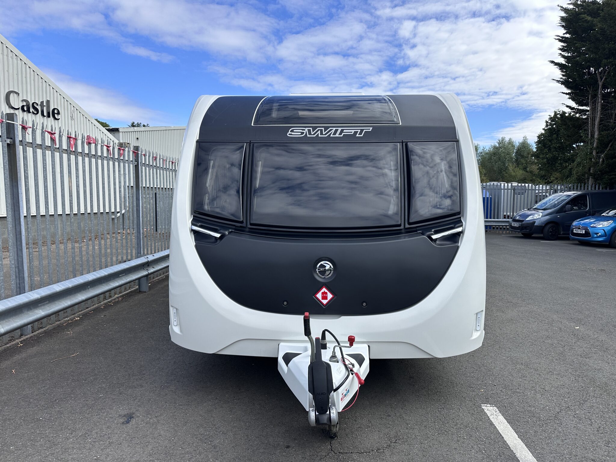 Swift Sunrise 880 – 2023 Caravan - Image 3