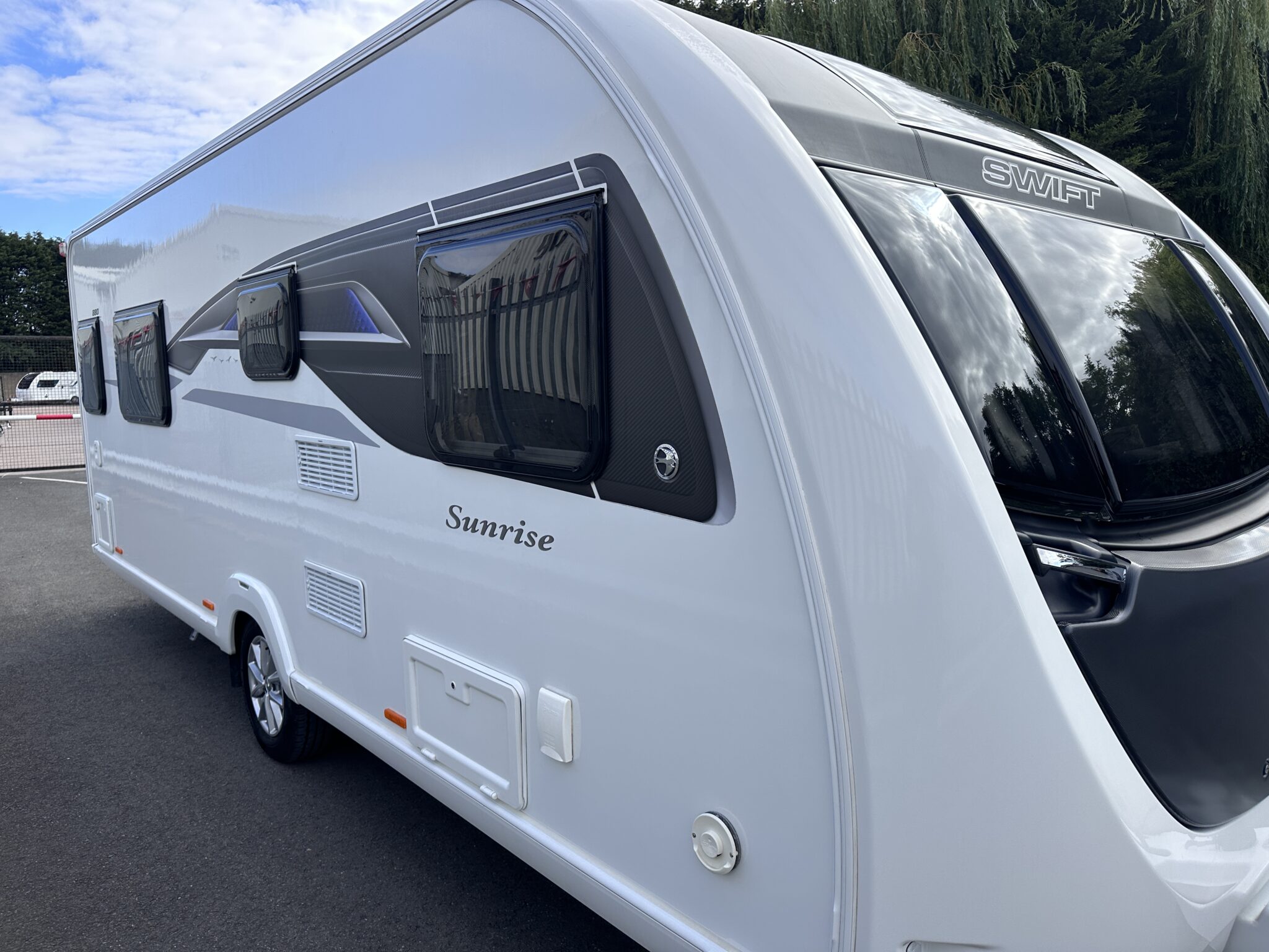 Swift Sunrise 880 – 2023 Caravan - Image 5