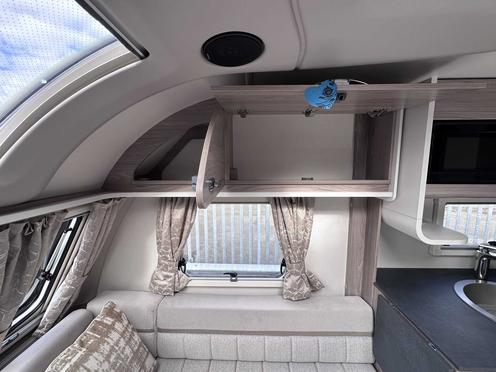 Swift Sunrise 880 – 2023 Caravan - Image 39