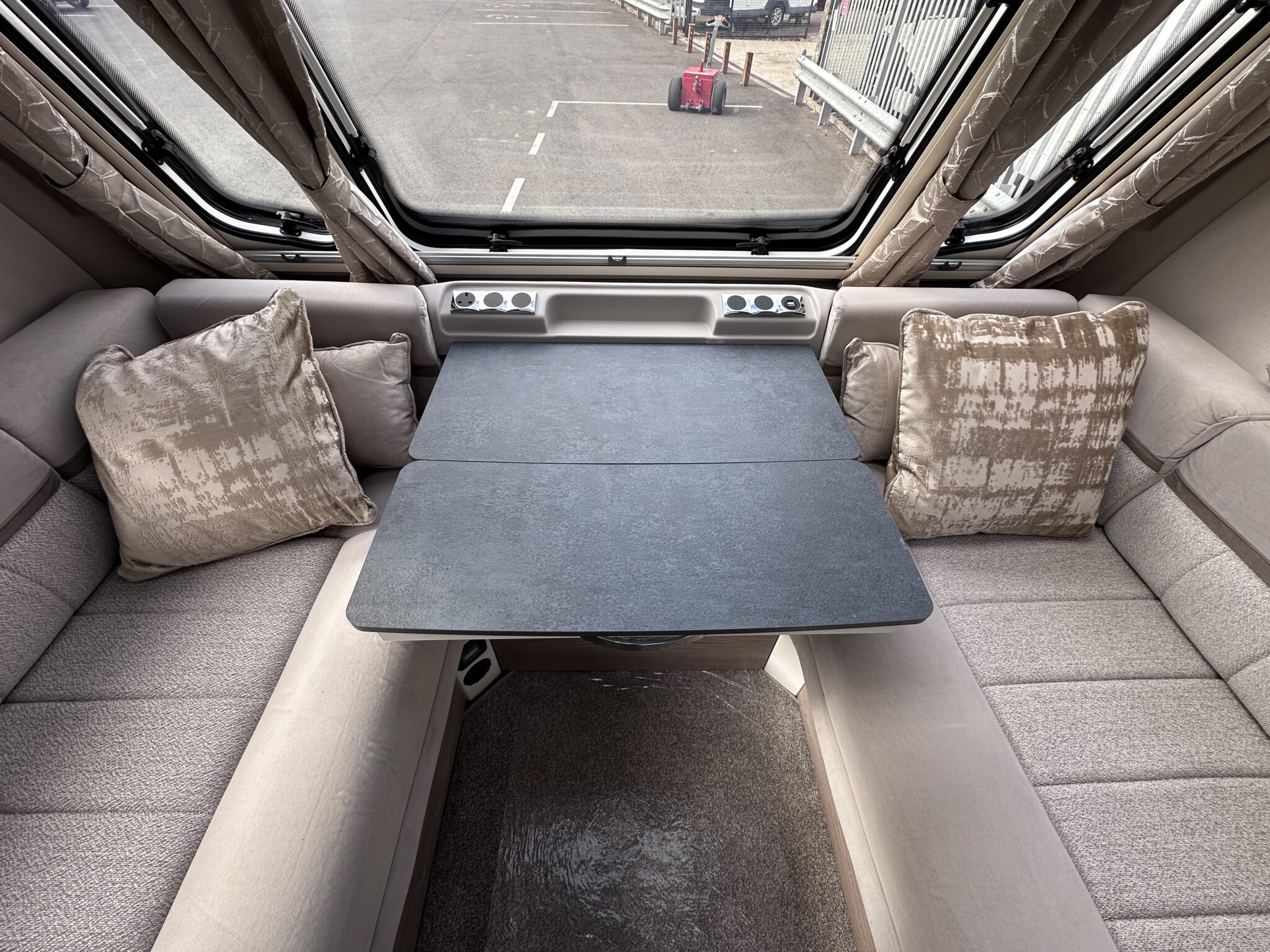 Swift Sunrise 880 – 2023 Caravan - Image 42